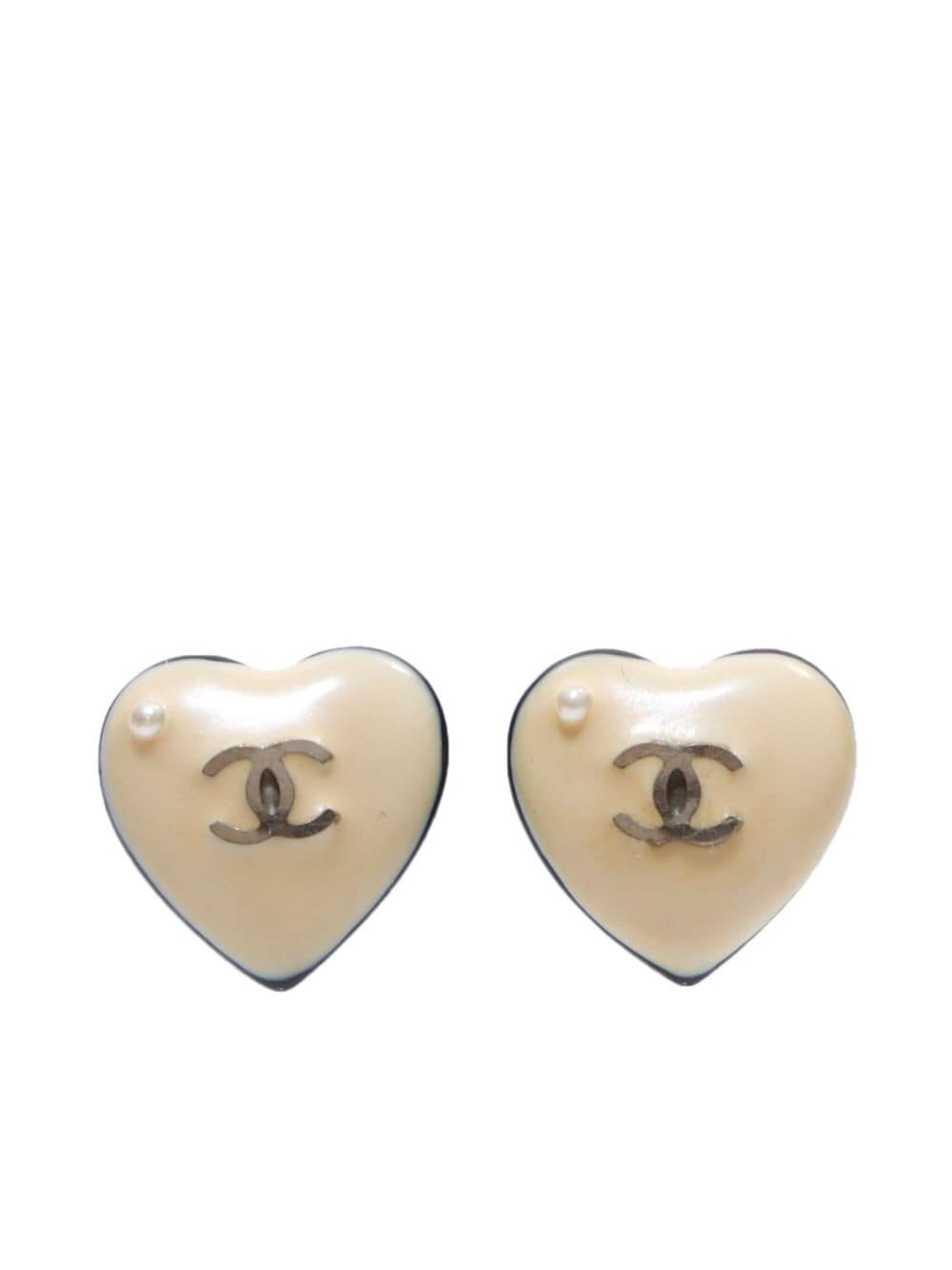 CHANEL Pre-Owned 2006 CC heart stud earrings - Neutrals von CHANEL Pre-Owned