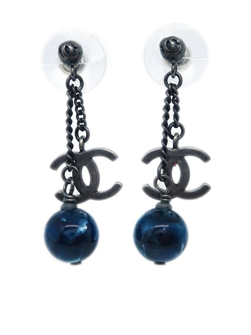 CHANEL Pre-Owned 2010 CC earrings - Blue von CHANEL Pre-Owned