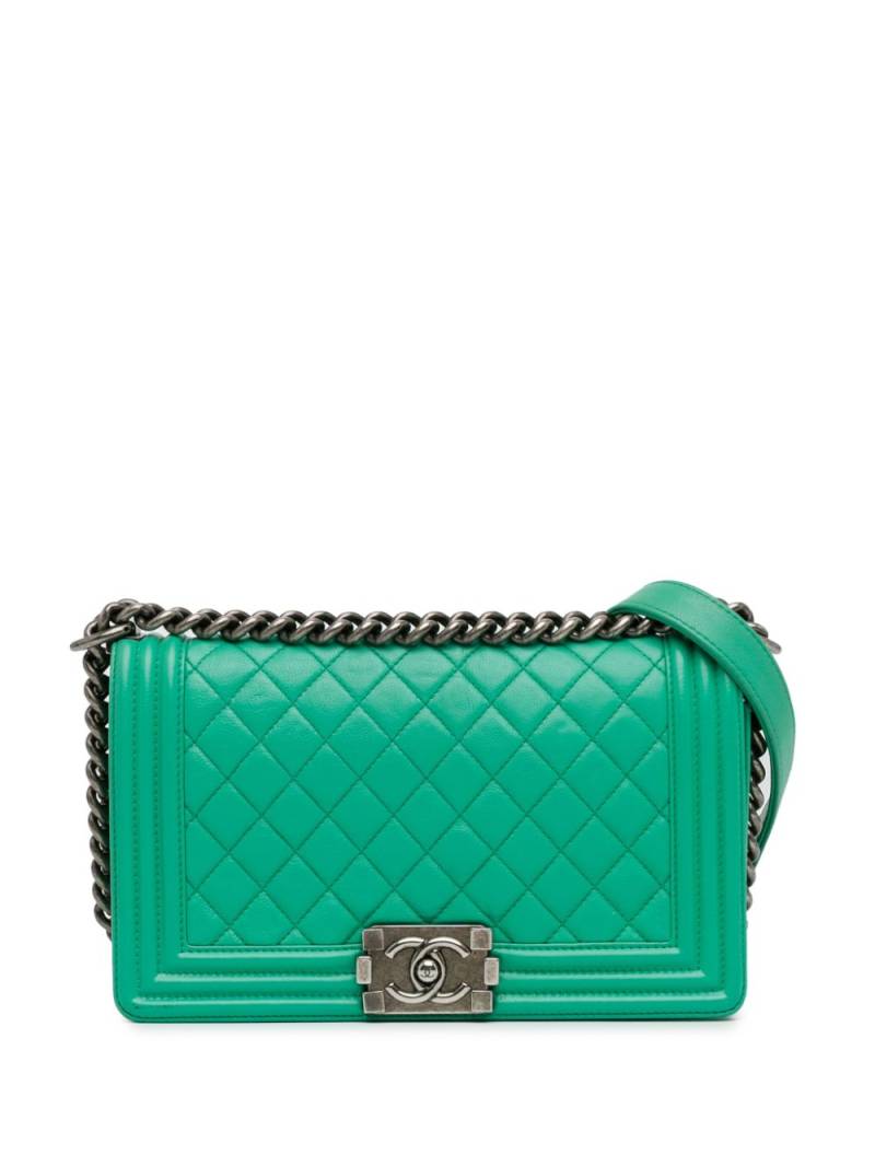 CHANEL Pre-Owned 2012-2013 Medium Calfskin Boy Flap crossbody bag - Green von CHANEL Pre-Owned