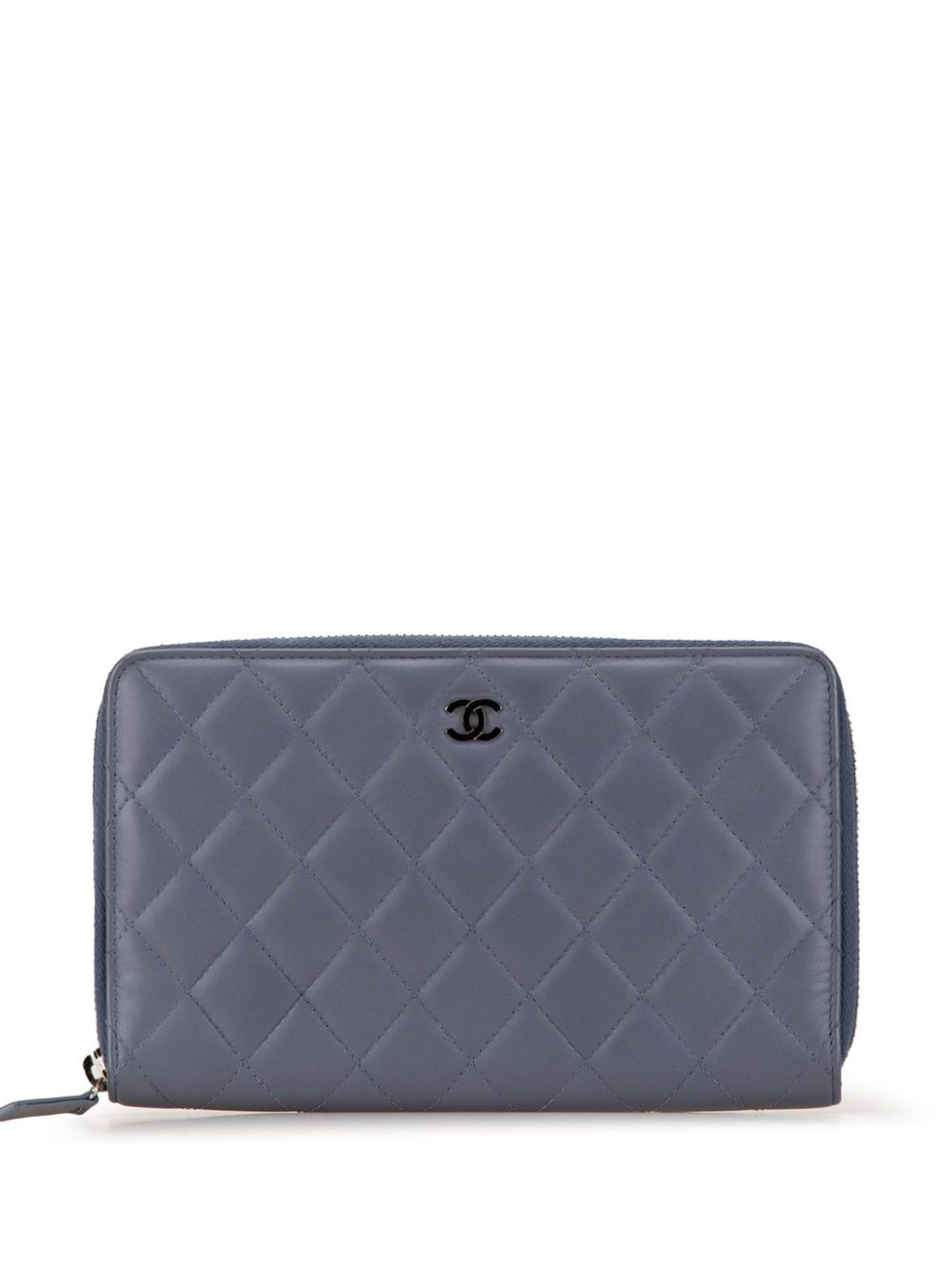 CHANEL Pre-Owned 2012 CC Quilted Lambskin Zip Around Wallet long wallets - Purple von CHANEL Pre-Owned