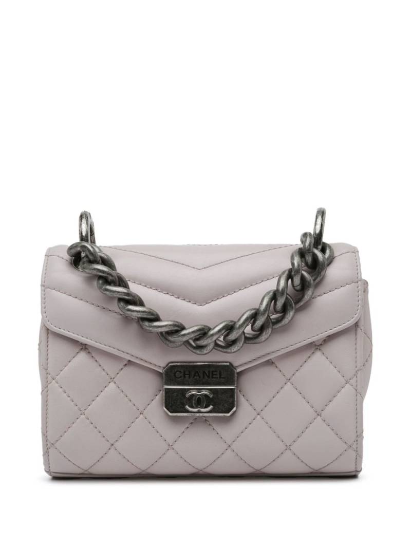 CHANEL Pre-Owned 2016-2017 Mini Mad About Quilting Flap Bag satchel - Grey von CHANEL Pre-Owned