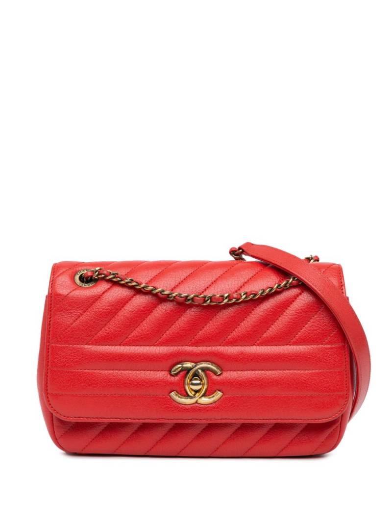 CHANEL Pre-Owned 2016-2017 Small Diagonal Quilted Goatskin Flap crossbody bag - Red von CHANEL Pre-Owned