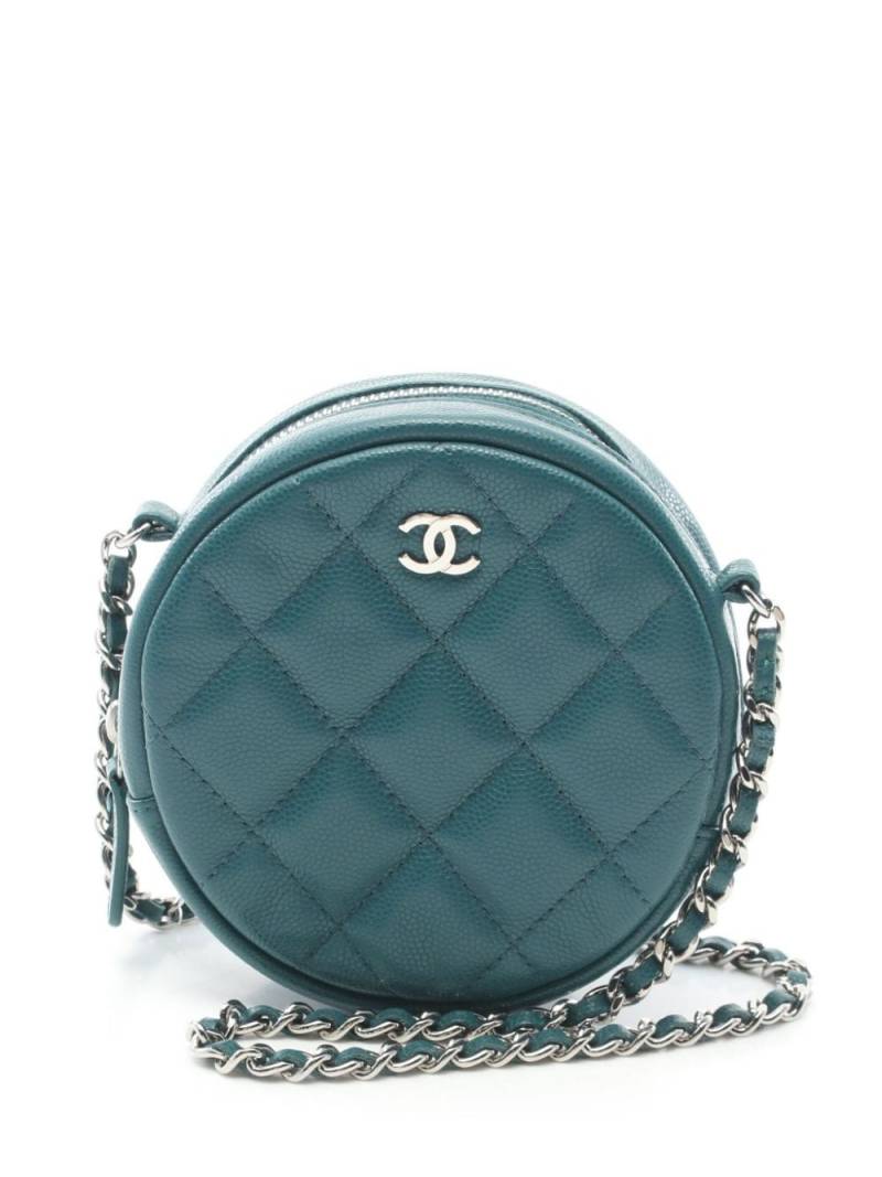 CHANEL Pre-Owned 2018-2019 mini CC plaque diamond-quilted round crossbody bag - Blue von CHANEL Pre-Owned