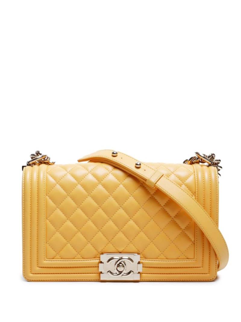 CHANEL Pre-Owned 2018 Boy Chanel shoulder bag - Yellow von CHANEL Pre-Owned