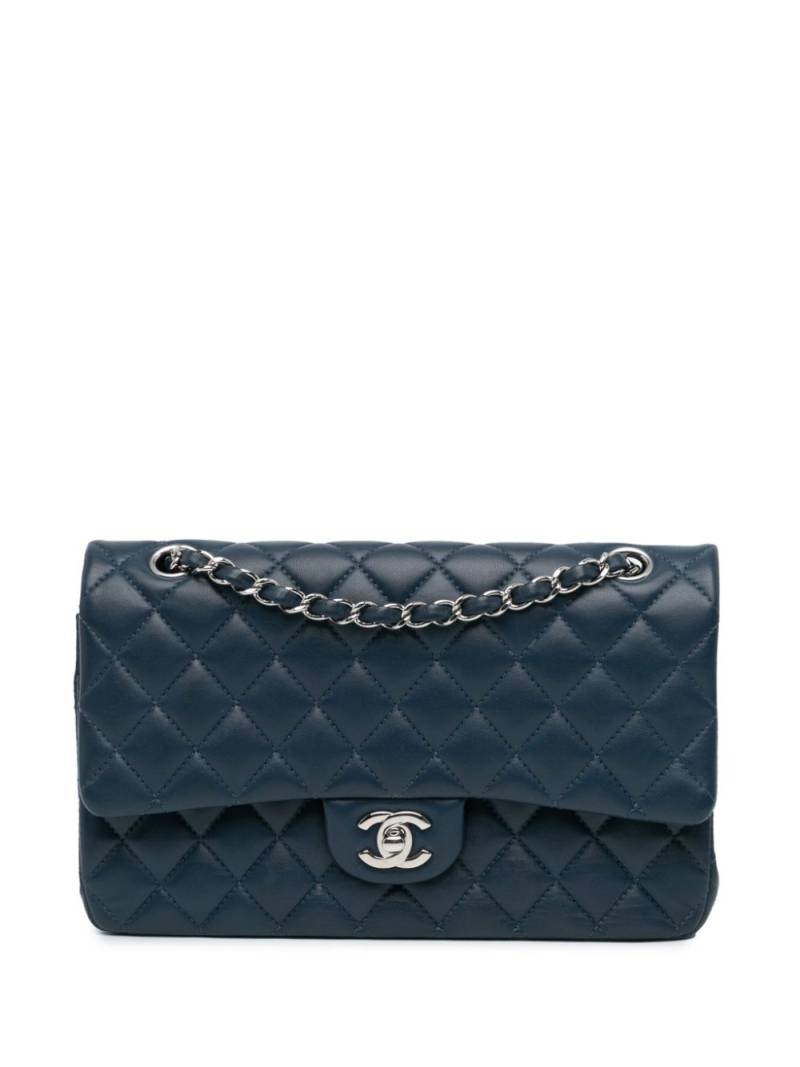 CHANEL Pre-Owned 2018 Medium Classic Lambskin Double Flap shoulder bag - Blue von CHANEL Pre-Owned