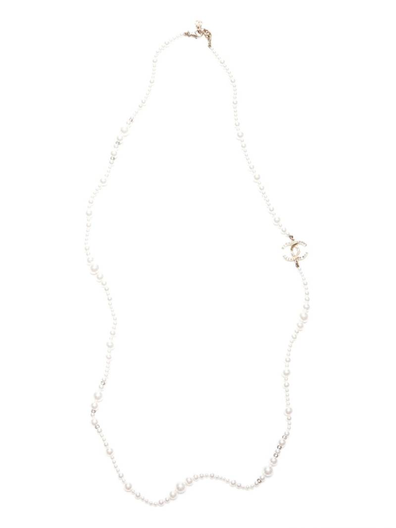 CHANEL Pre-Owned 2019 CC faux-pearl necklace - Neutrals von CHANEL Pre-Owned