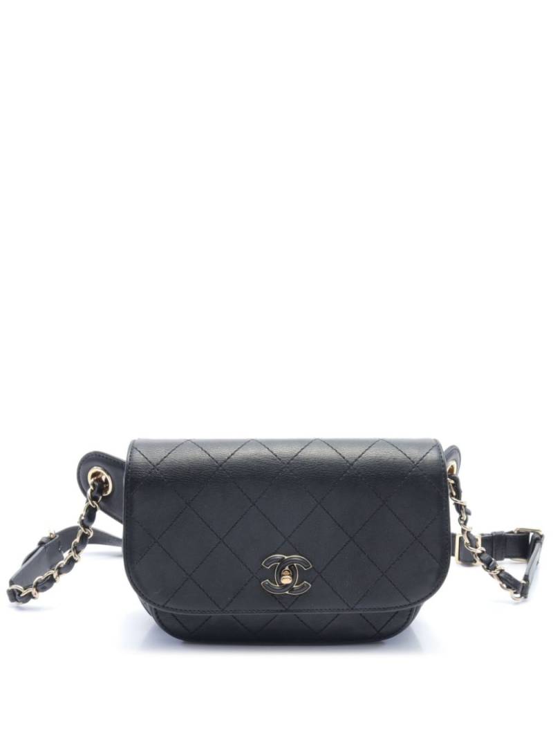 CHANEL Pre-Owned 2019 CC turn-lock belt bag - Black von CHANEL Pre-Owned