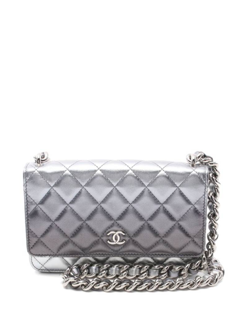 CHANEL Pre-Owned 2020s CC diamond-quilted wallet-on-chain - Silver von CHANEL Pre-Owned