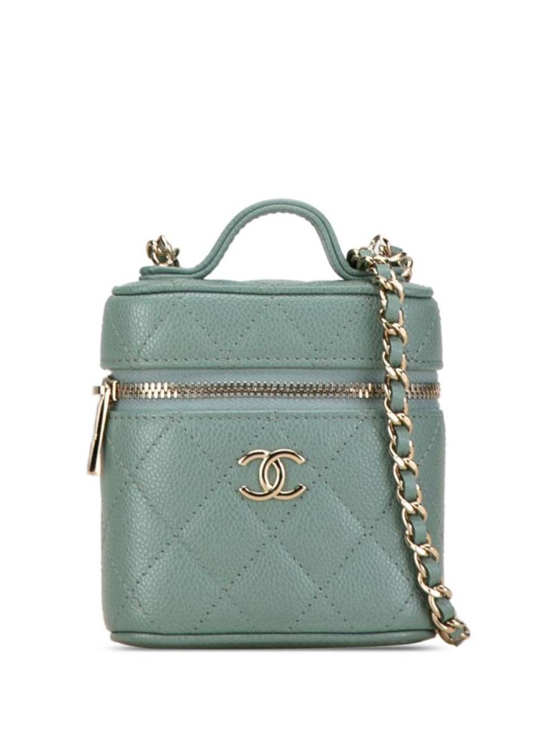 CHANEL Pre-Owned 2021 Mini Caviar Handle with Care Case vanity bag - Green von CHANEL Pre-Owned