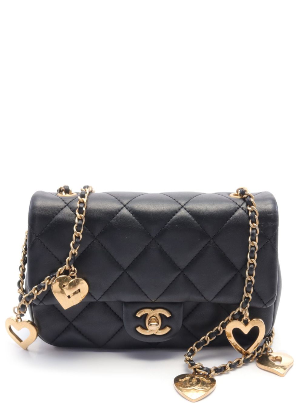 CHANEL Pre-Owned 2021 heart-charm diamond-quilted flap shoulder bag - Black von CHANEL Pre-Owned