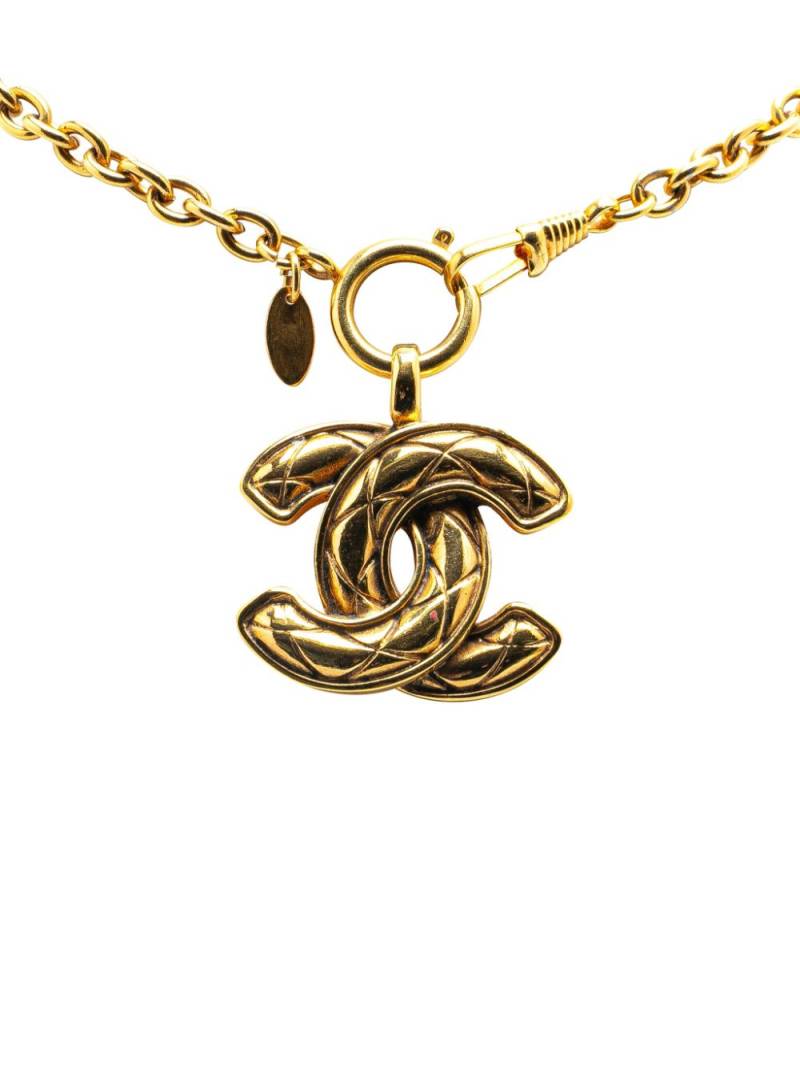 CHANEL Pre-Owned 20th Century Gold Plated CC Quilted Pendant costume necklace von CHANEL Pre-Owned