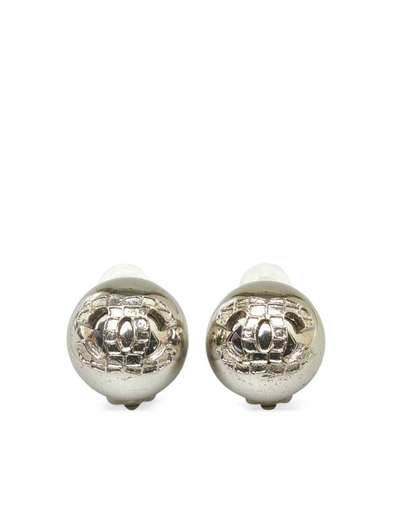 CHANEL Pre-Owned Coco Mark clip-on earrings - Silver von CHANEL Pre-Owned