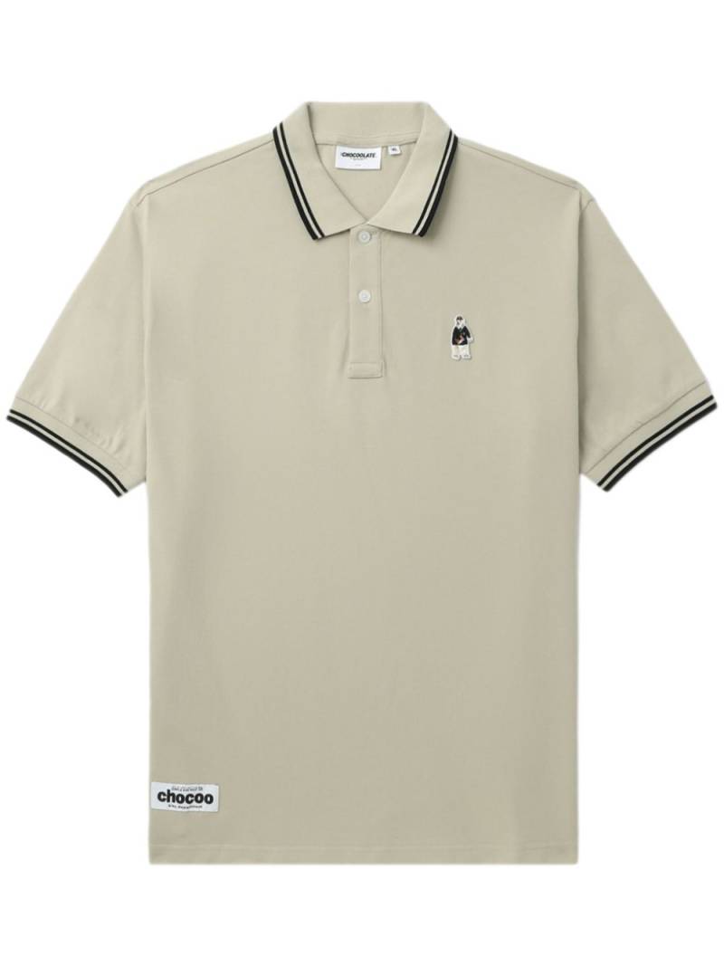 CHOCOOLATE logo-appliqué cotton polo shirt - Neutrals von CHOCOOLATE