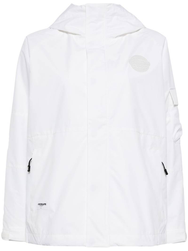 CHOCOOLATE logo-appliqué hooded jacket - White von CHOCOOLATE