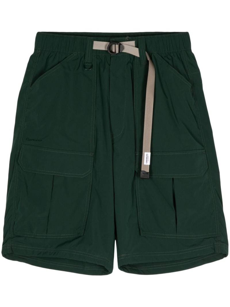 CHOCOOLATE logo-patch belted cargo shorts - Green von CHOCOOLATE