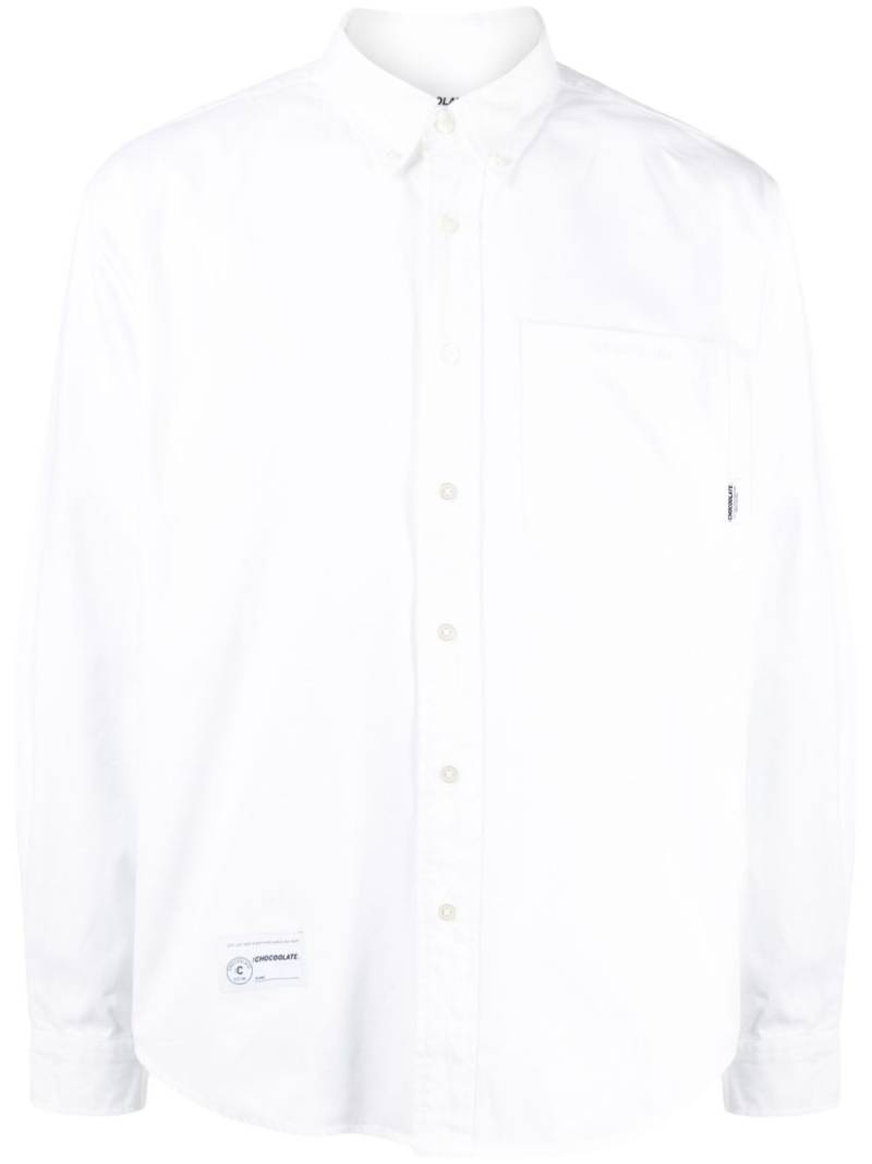 CHOCOOLATE logo-patch cotton shirt - White von CHOCOOLATE