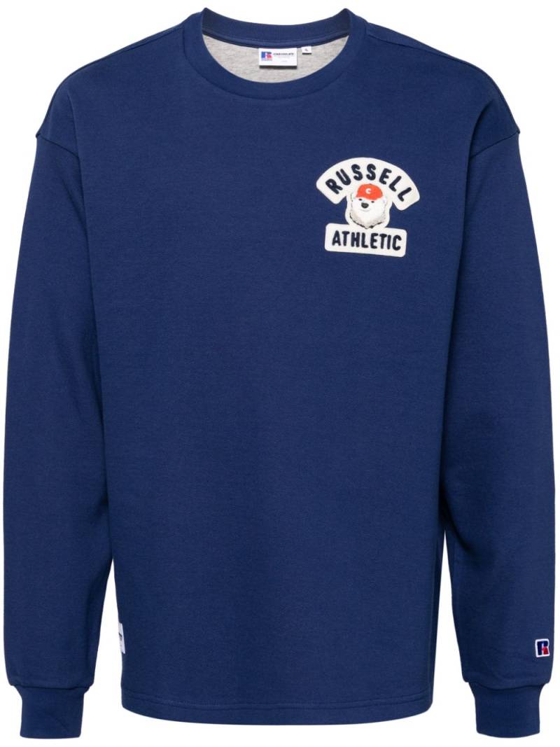 CHOCOOLATE logo-patch long-sleeved sweatshirt - Blue von CHOCOOLATE