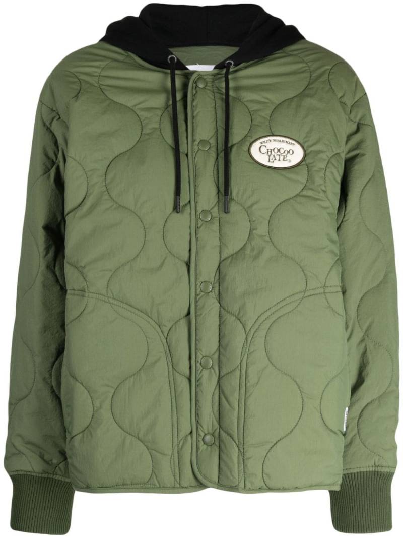 CHOCOOLATE logo-patch quilted hooded jacket - Green von CHOCOOLATE