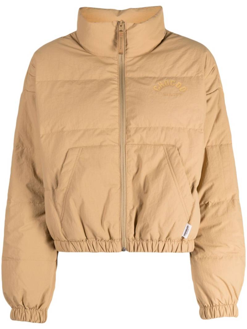 CHOCOOLATE logo-patch quilted padded jacket - Brown von CHOCOOLATE