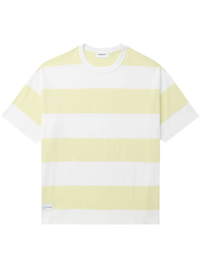 CHOCOOLATE logo-patch striped cotton T-shirt - Yellow von CHOCOOLATE