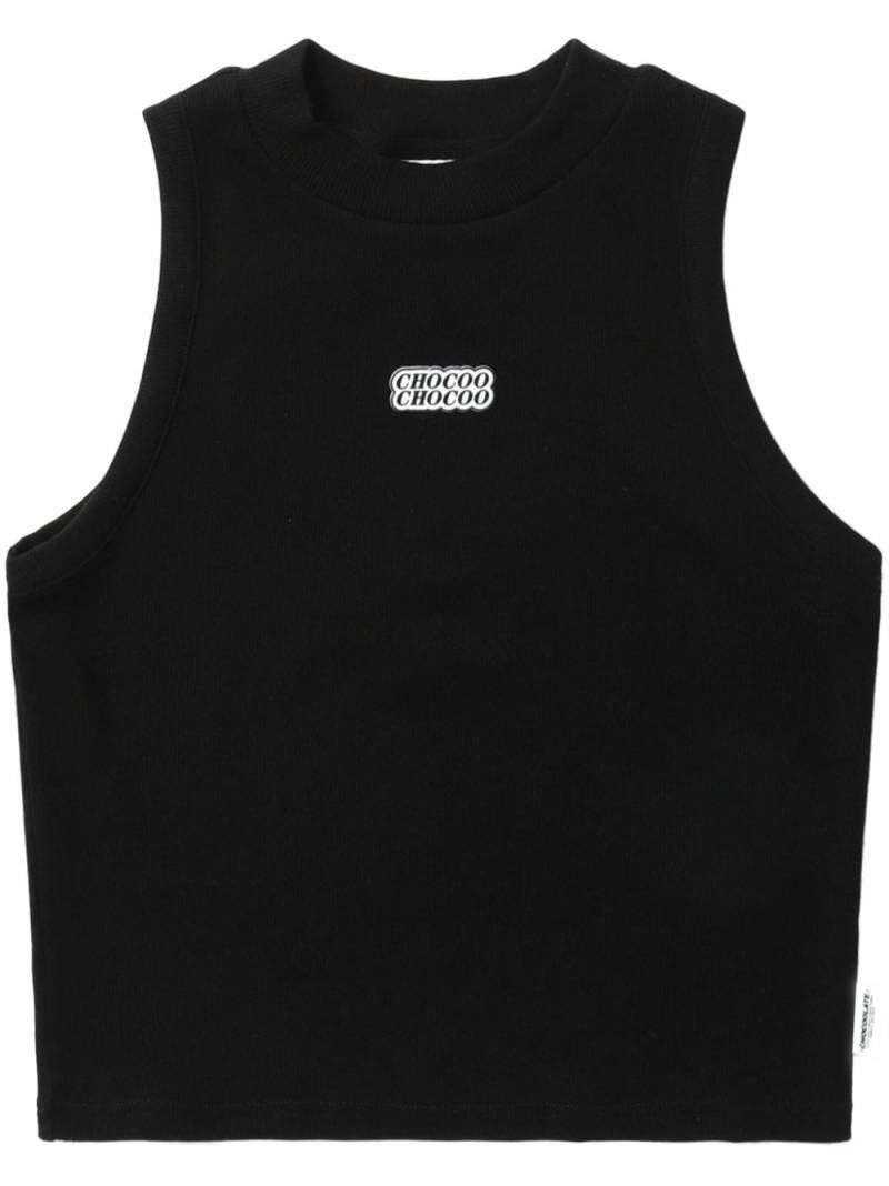 CHOCOOLATE logo-print cropped vest - Black von CHOCOOLATE