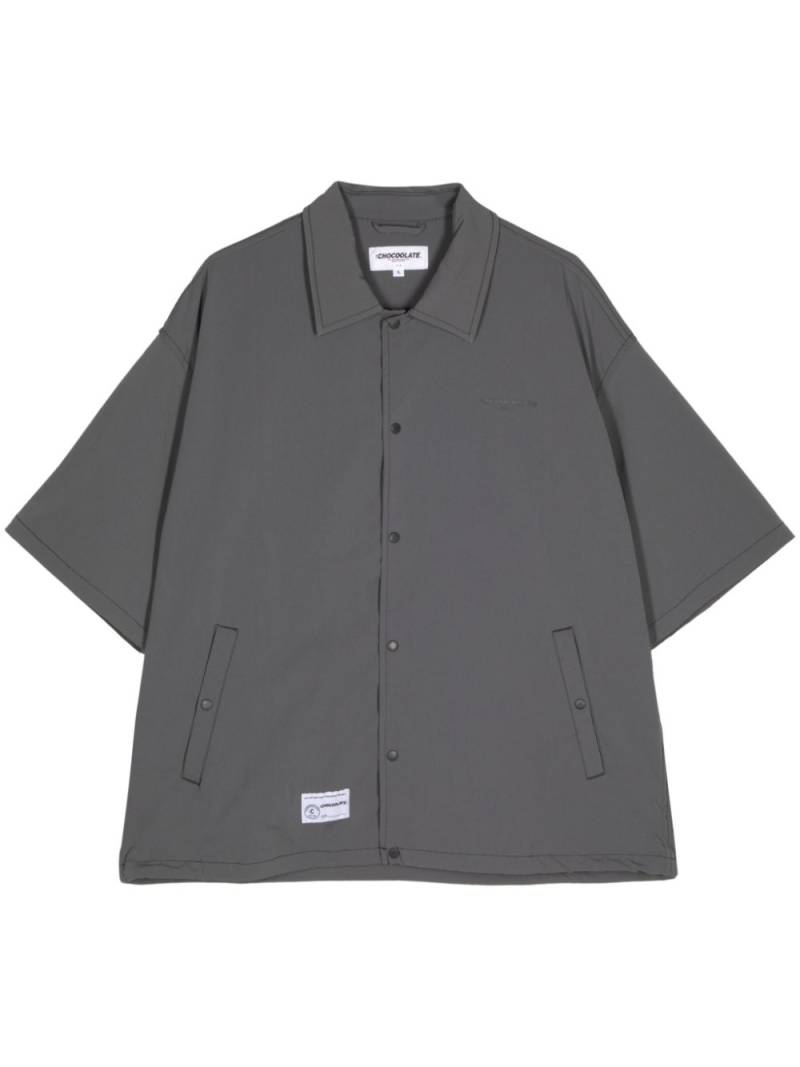 CHOCOOLATE logo-tag shirt - Grey von CHOCOOLATE