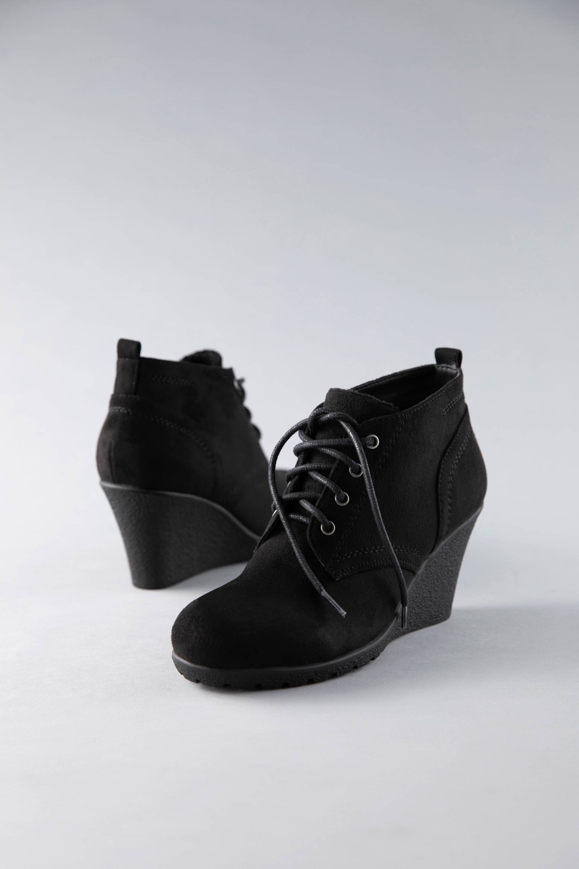 Aniston SHOES Ankleboots, in runder Form von Aniston SHOES