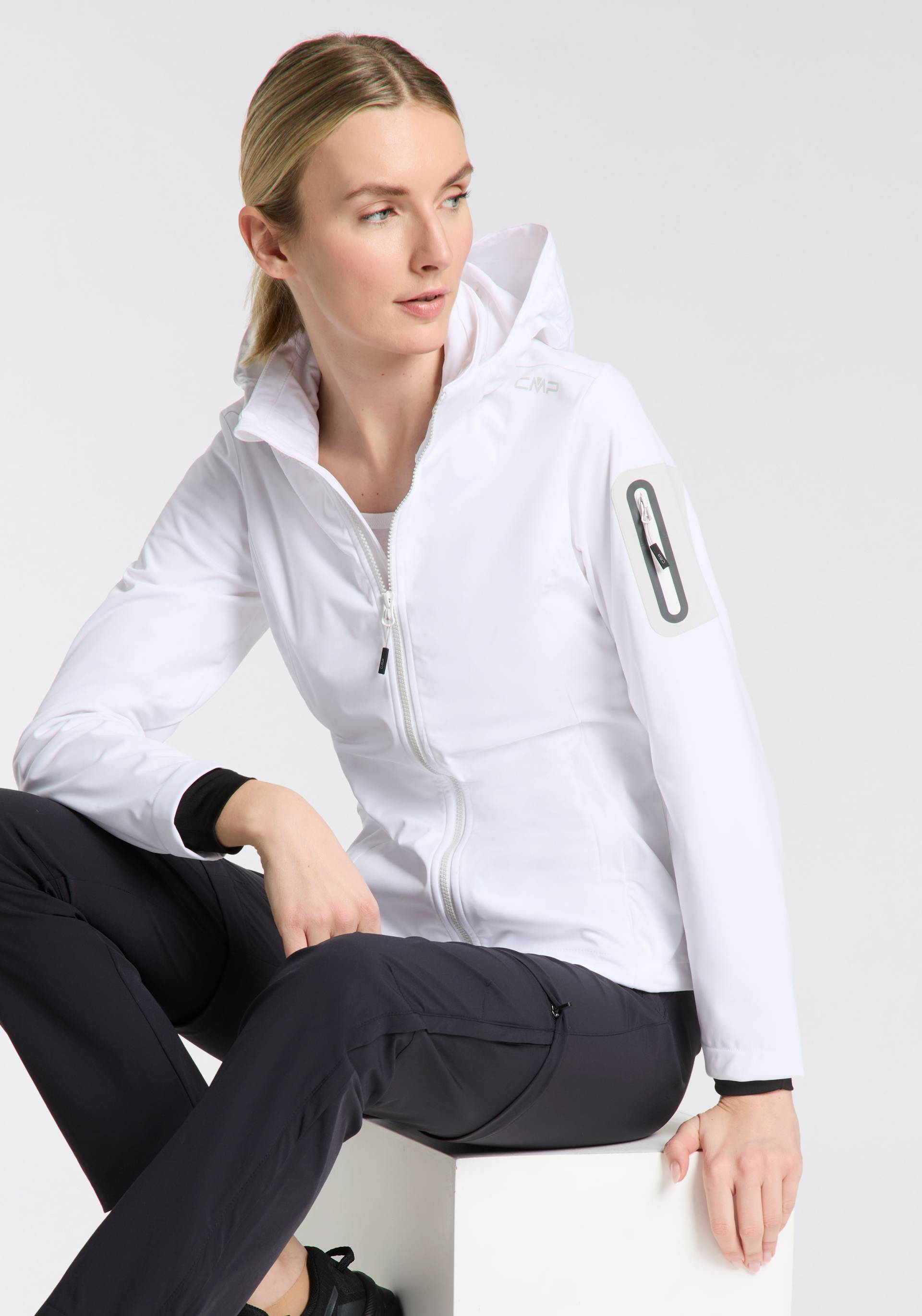 CMP Softshelljacke, mit Kapuze, Atmungsaktiv & Windabweisend & Wasserabweisend CMP Softshelljacke, mit Kapuze, Atmungsaktiv & Windabweisend & Wasserabweisend von CMP