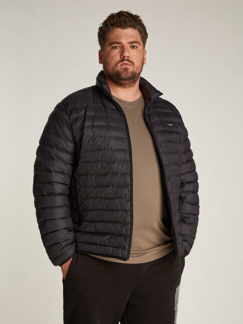 Calvin Klein Big&Tall Steppjacke »BT_LW QUILT JACKET«, in Grossen Grössen mit Logopatch von Calvin Klein Big&Tall