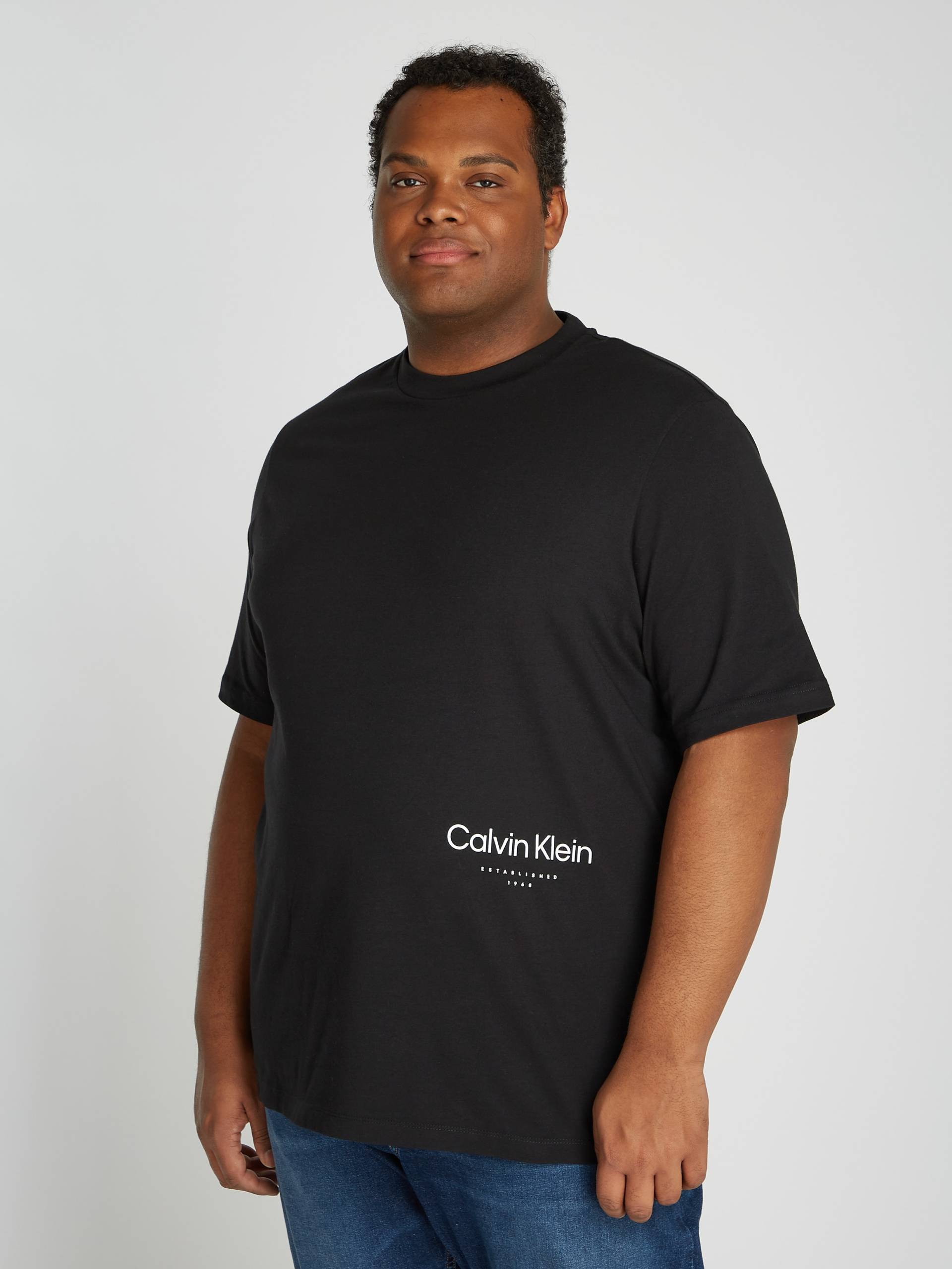 Calvin Klein Big&Tall T-Shirt »BT_OFF PLACEMENT LOGO T-SHIRT«, in grossen Grössen mit Markenlabel von Calvin Klein Big&Tall