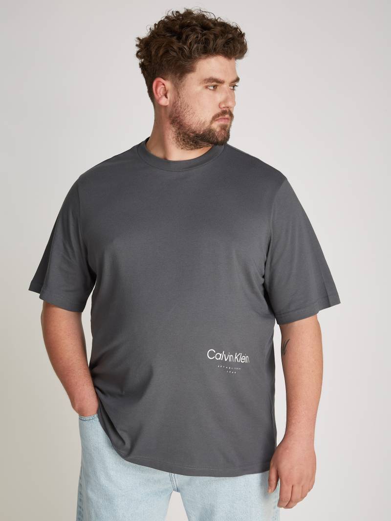 Calvin Klein Big&Tall T-Shirt »BT_OFF PLACEMENT LOGO T-SHIRT«, in grossen Grössen mit Markenlabel von Calvin Klein Big&Tall