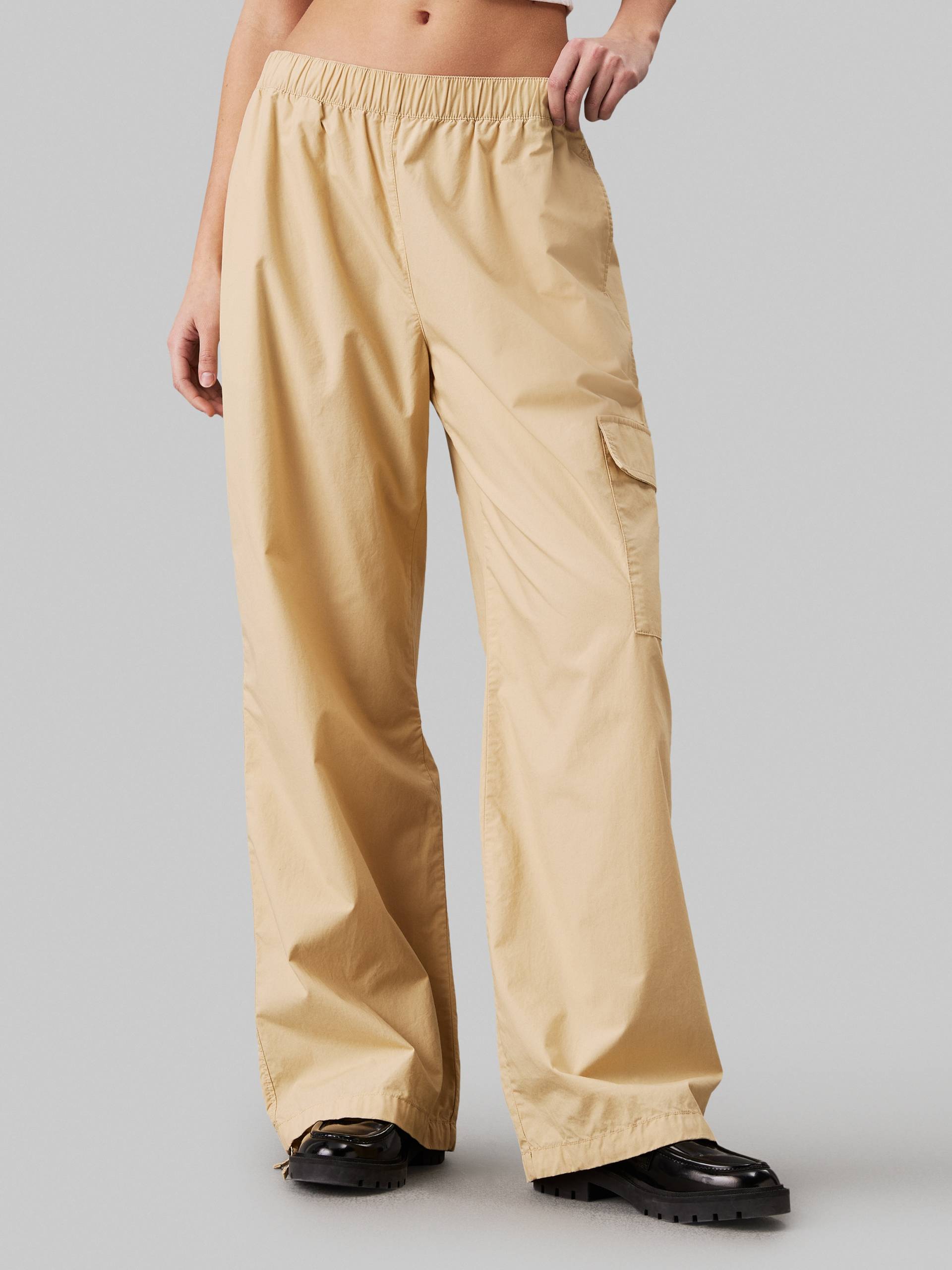 Calvin Klein Jeans Cargohose »COTTON UTILITY CARGO PANTS«, mit Logoprägung Calvin Klein Jeans Cargohose »COTTON UTILITY CARGO PANTS«, mit Logoprägung von Calvin Klein Jeans