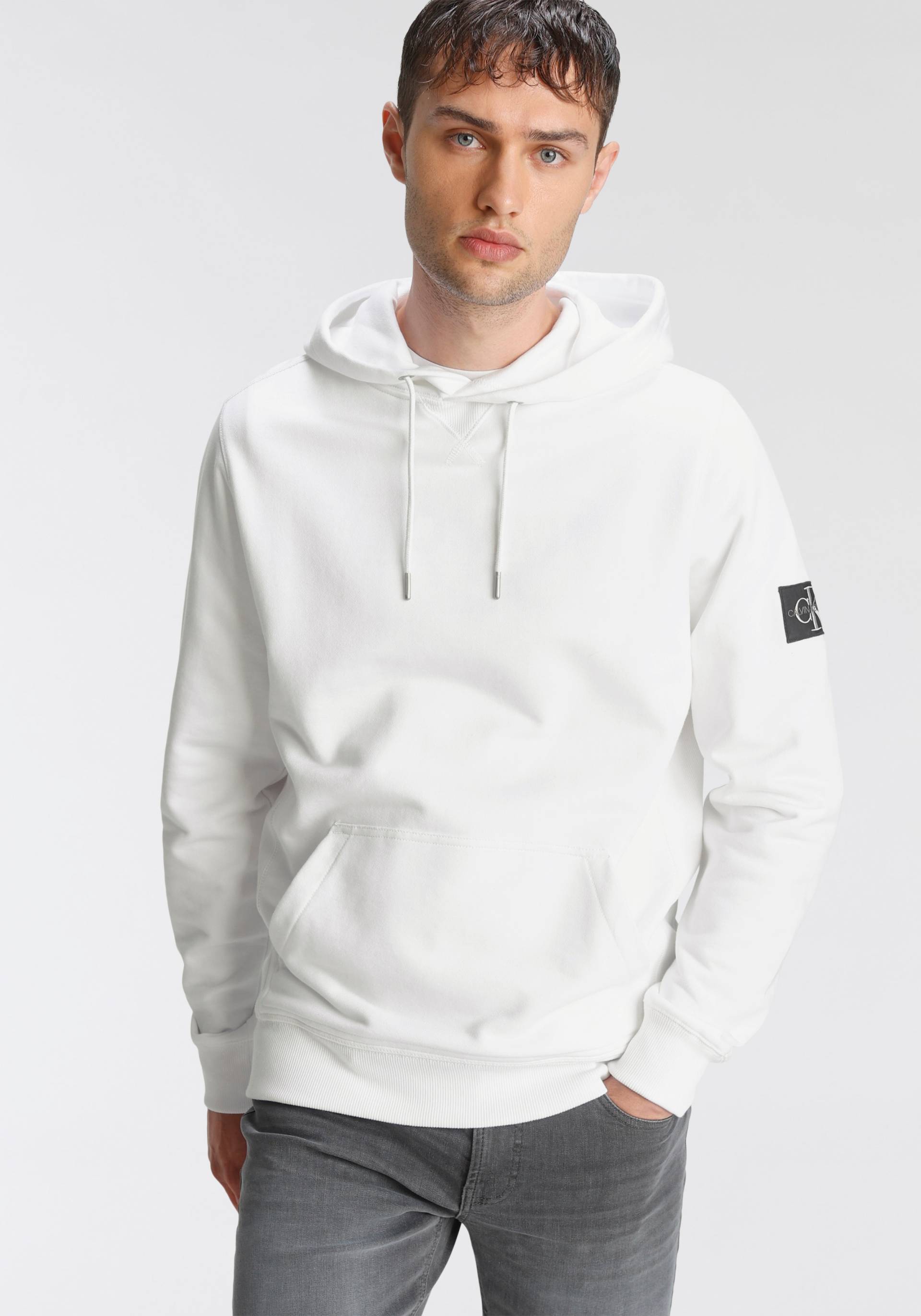 Calvin Klein Jeans Kapuzensweatshirt »MONOGRAM SLEEVE BADGE HOODIE«, mit hochwertigem Markenbadge auf dem Ärmel von Calvin Klein Jeans