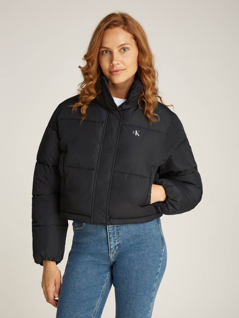 Calvin Klein Jeans Outdoorjacke »MATTE CROPPED ND PUFFER«, mit Kapuze, mit Logoprägung von Calvin Klein Jeans