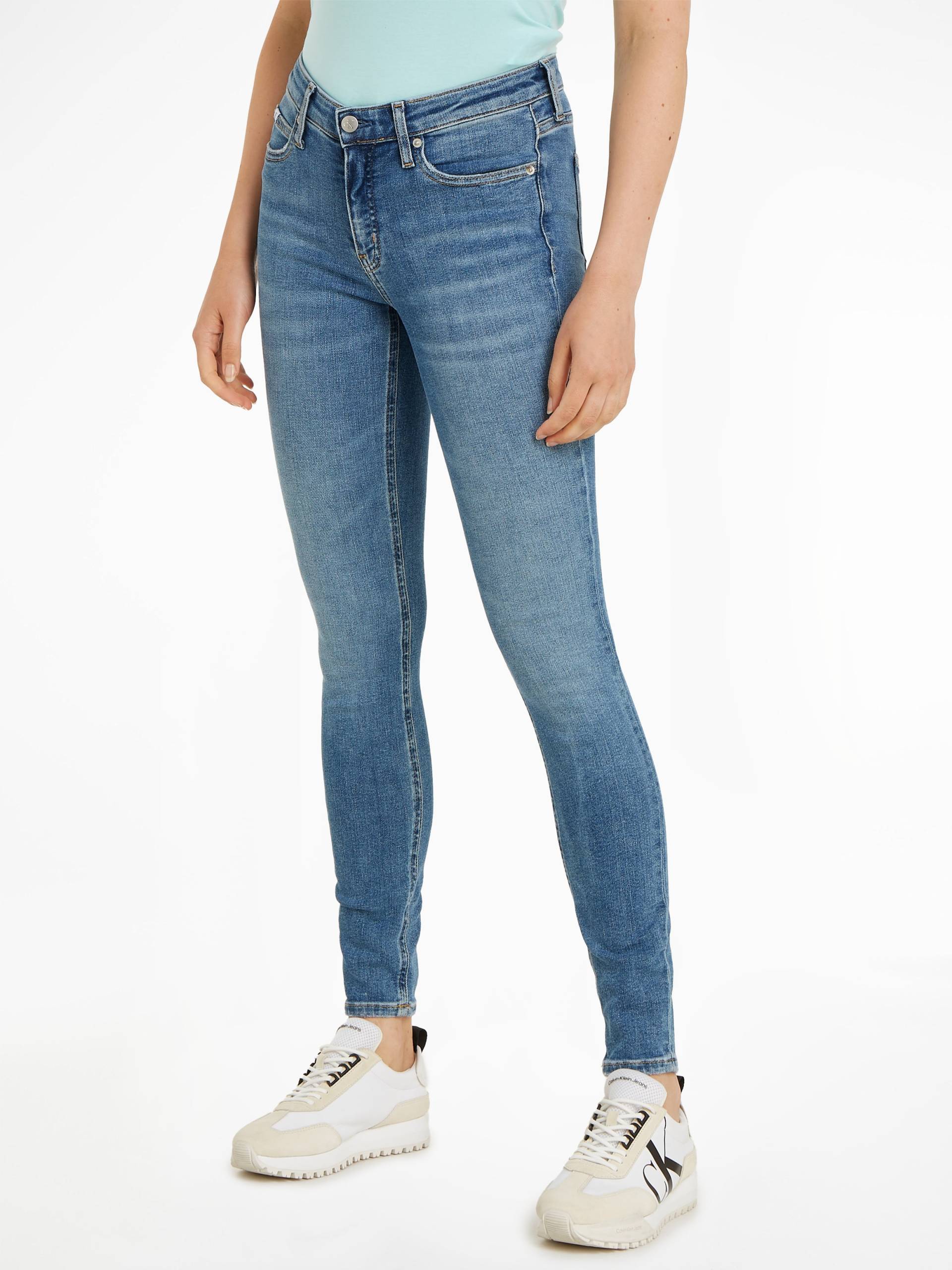 Calvin Klein Jeans Skinny-fit-Jeans »MID RISE SKINNY«, mit Markenlabel von Calvin Klein Jeans