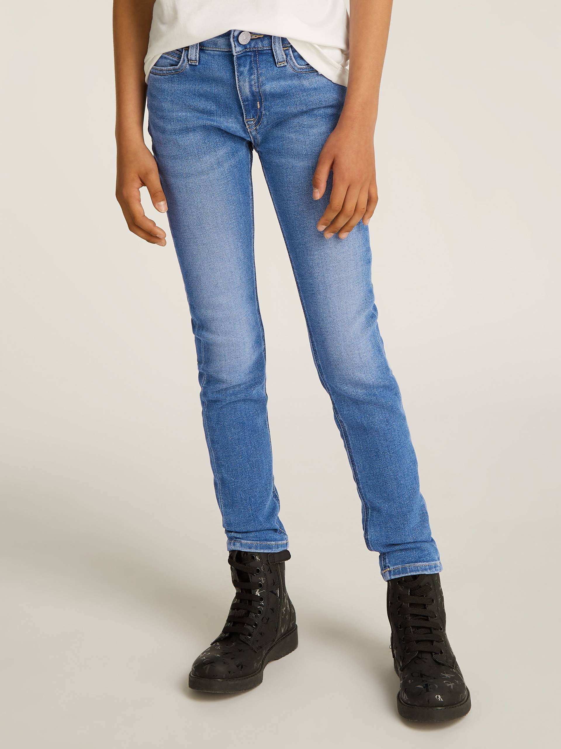 Calvin Klein Jeans Skinny-fit-Jeans »MR SKINNY ESS WASHED BLUE DENIM«, für Kinder bis 16 Jahre mit Logopatch von Calvin Klein Jeans