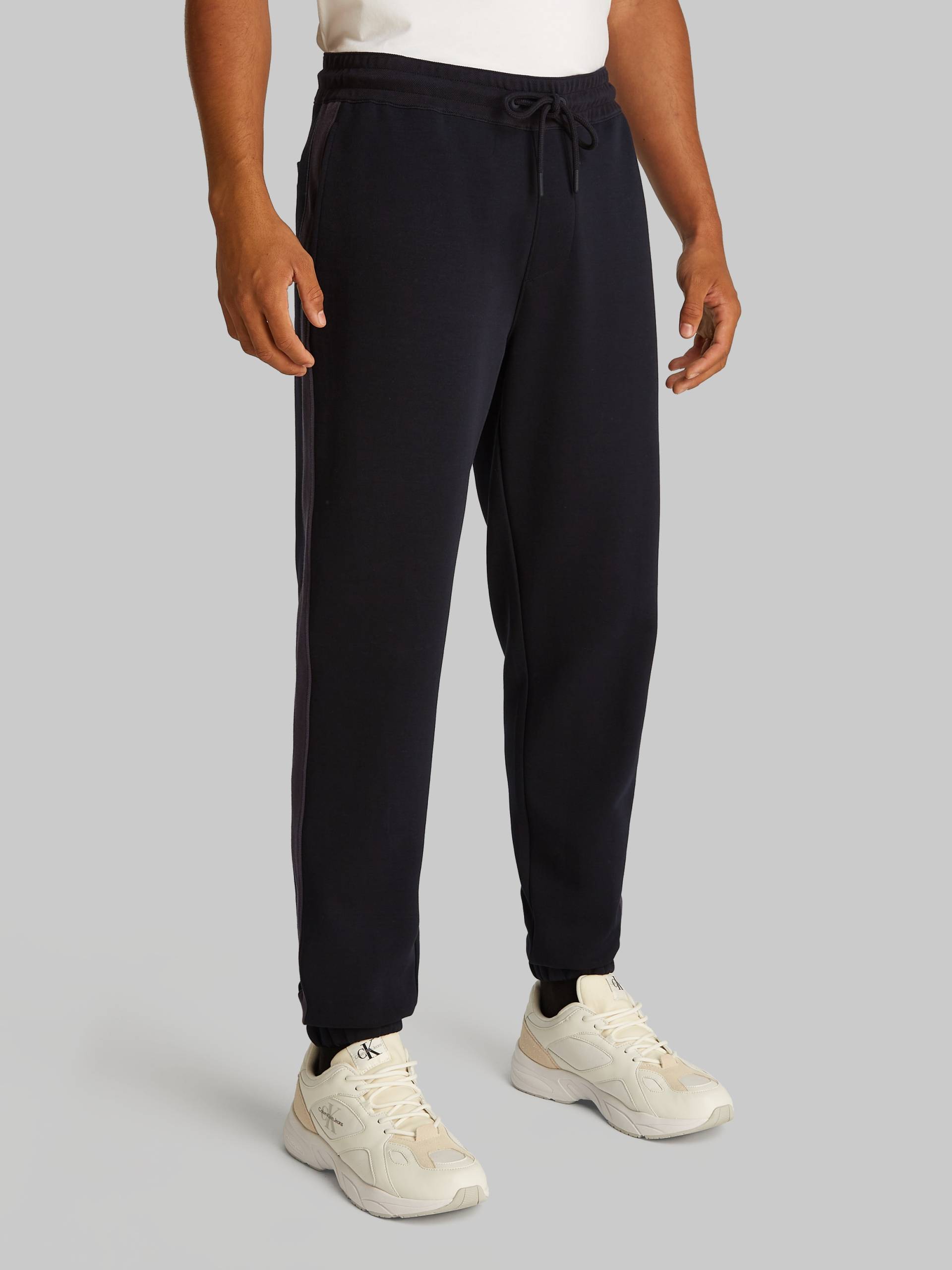 Calvin Klein Jeans Sweathose »LOGO TAPE SWEATPANT«, mit Logobändern von Calvin Klein Jeans