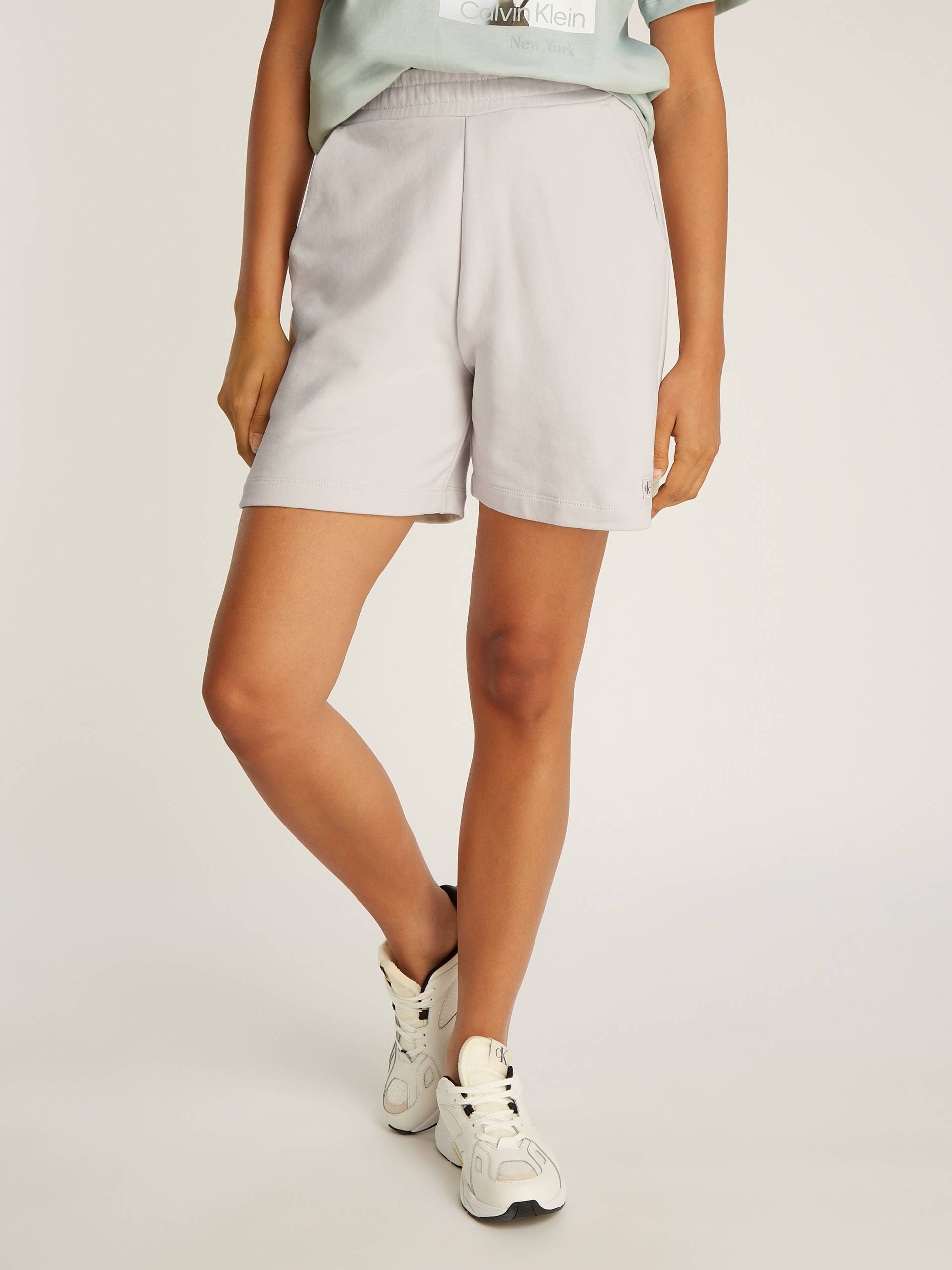 Calvin Klein Jeans Sweatshorts »WOVEN LABEL SHORTS«, mit Logo Calvin Klein Jeans Sweatshorts »WOVEN LABEL SHORTS«, mit Logo von Calvin Klein Jeans