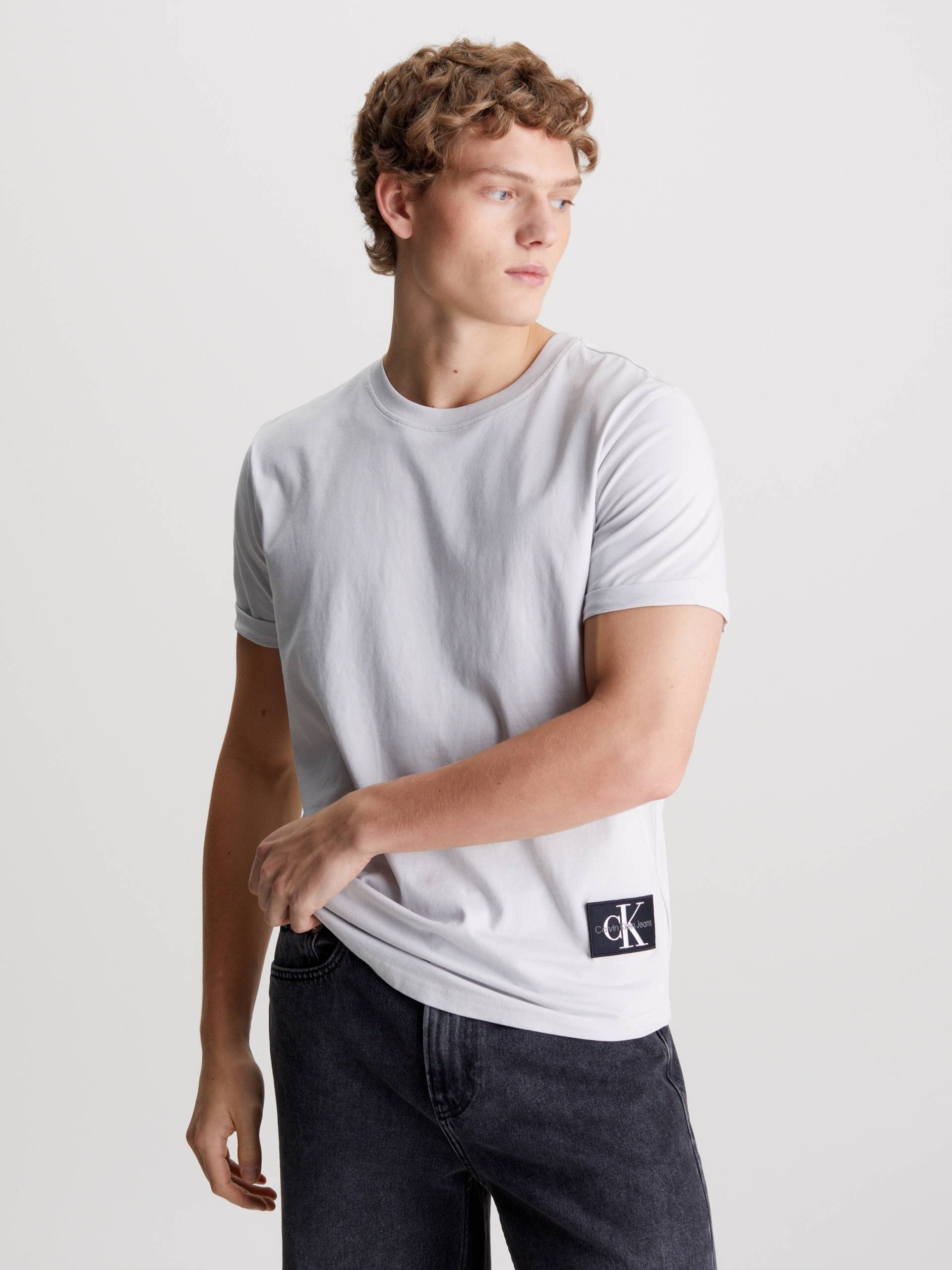 Calvin Klein Jeans T-Shirt »BADGE TURN UP SLEEVE«, mit Logopatch von Calvin Klein Jeans