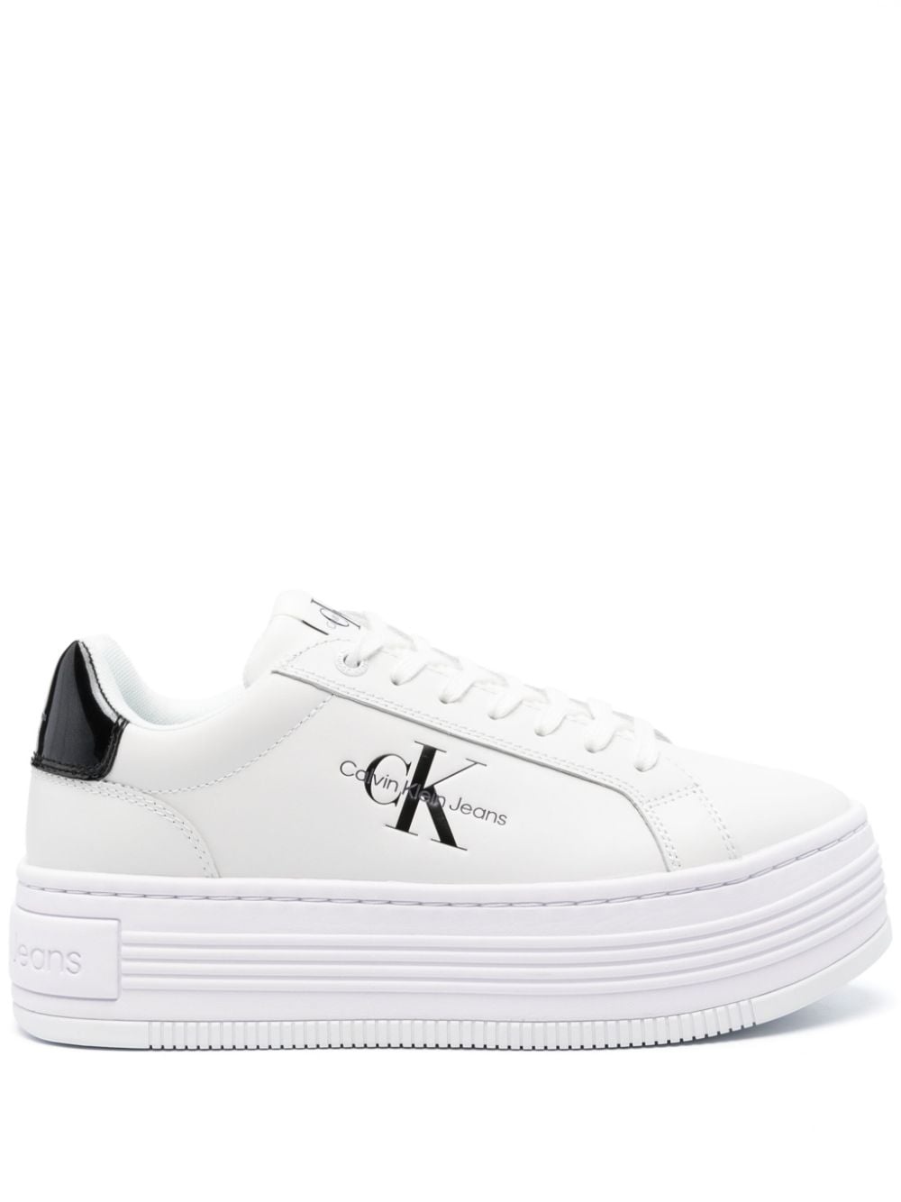 Calvin Klein Jeans embossed-logo leather sneakers - White von Calvin Klein Jeans