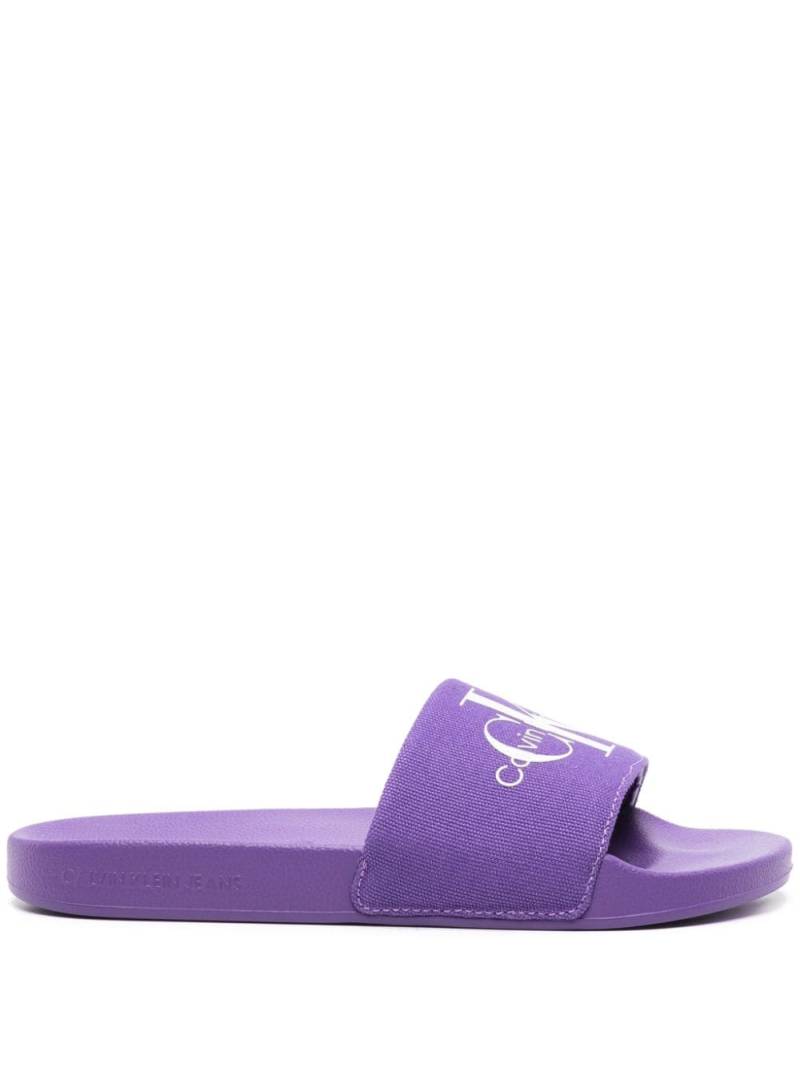 Calvin Klein Jeans logo-print canvas slides - Purple von Calvin Klein Jeans