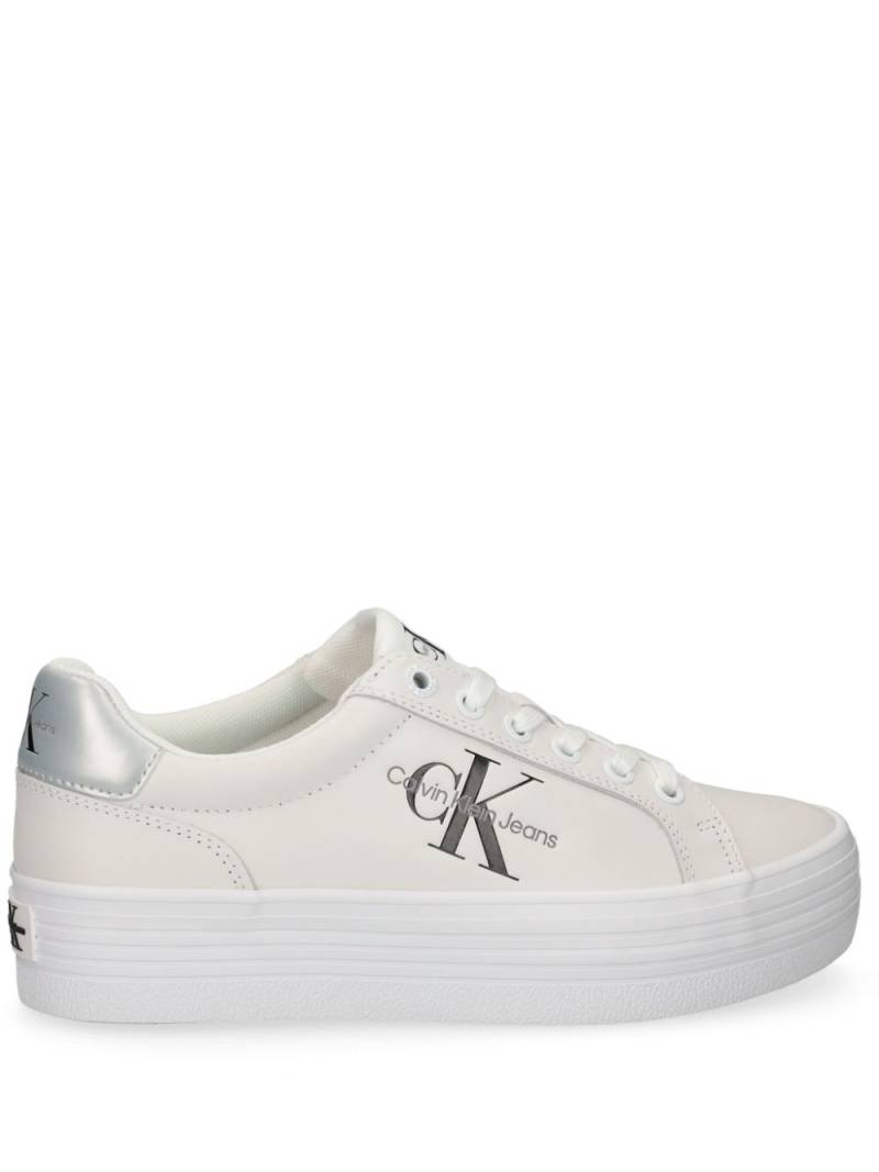 Calvin Klein Jeans logo-print leather sneakers - White von Calvin Klein Jeans