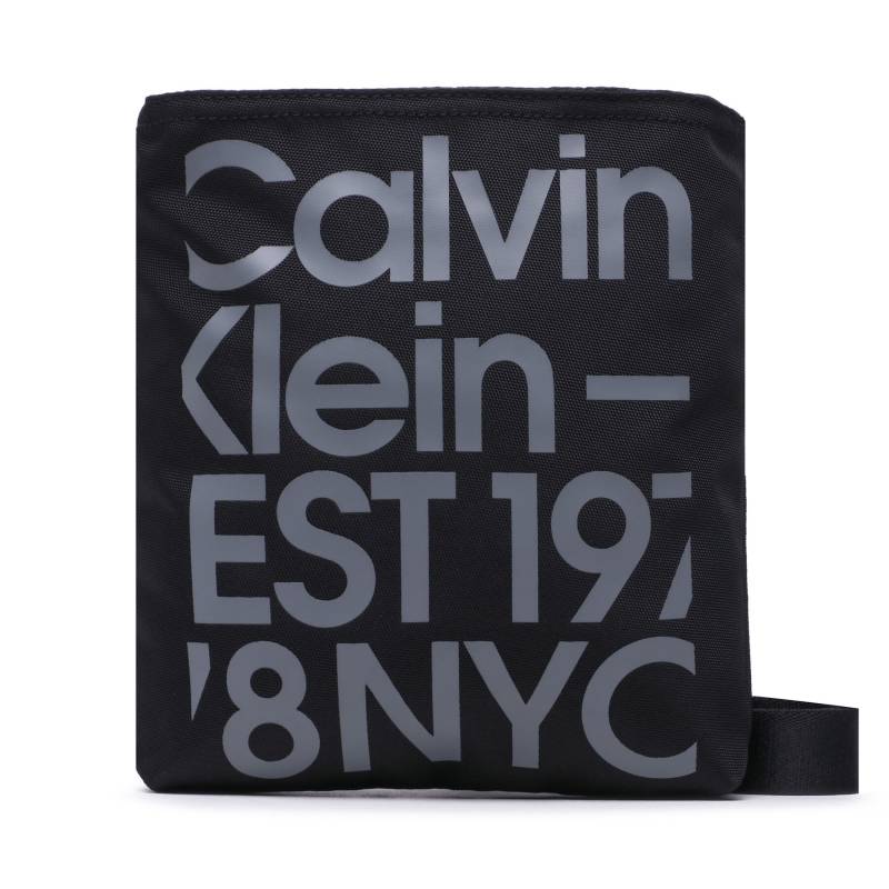 Umhängetasche Calvin Klein Jeans Sport Essentials Flatpack18 Gr K50K510378 Schwarz von Calvin Klein Jeans