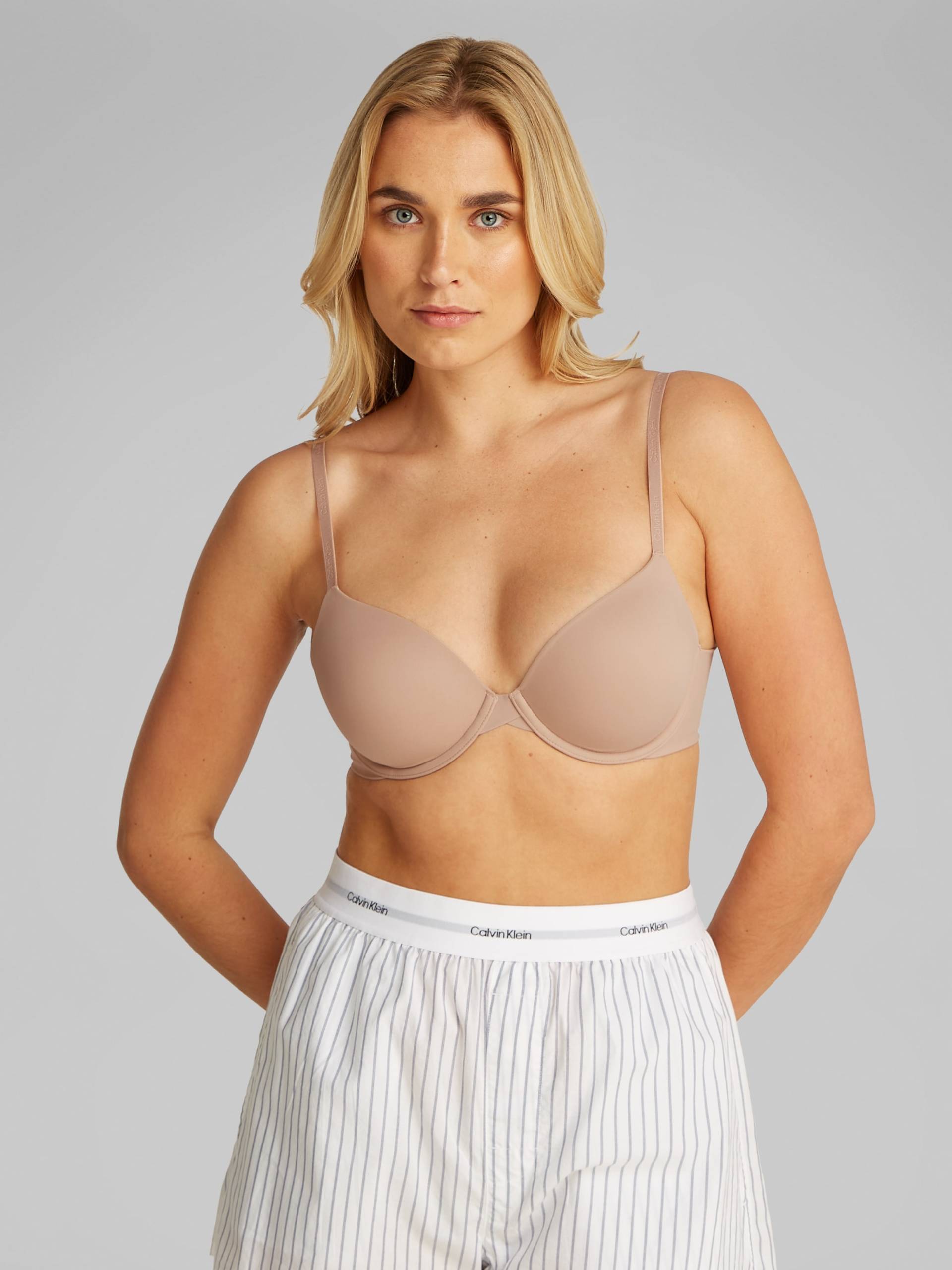 Calvin Klein Underwear Bügel-BH »LL FULL COVERAGE«, mit Logo an den Riemen Calvin Klein Underwear Bügel-BH »LL FULL COVERAGE«, mit Logo an den Riemen von Calvin Klein Underwear