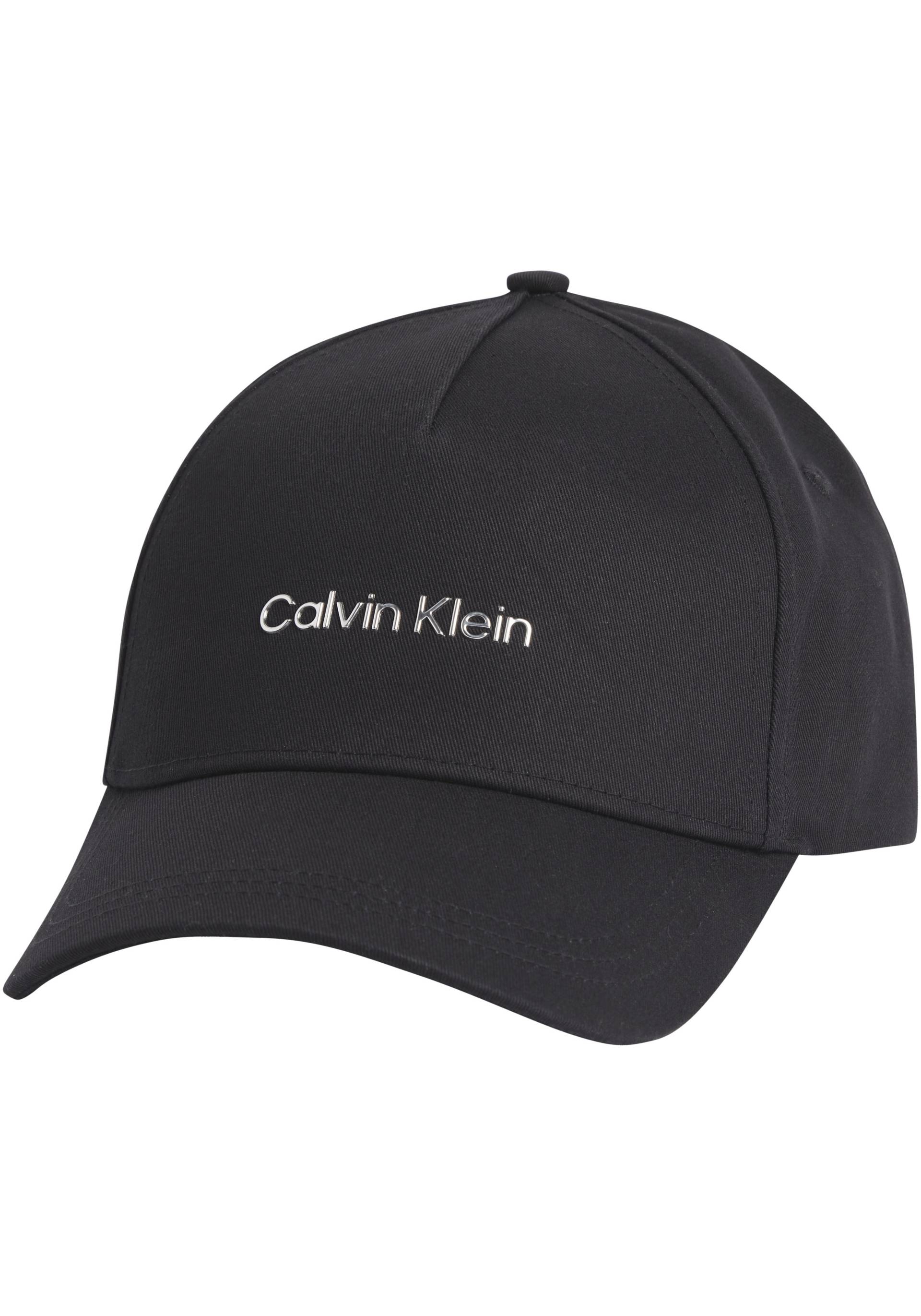 Calvin Klein Baseball Cap, mit Metall-Schriftzug Calvin Klein Baseball Cap, mit Metall-Schriftzug von Calvin Klein