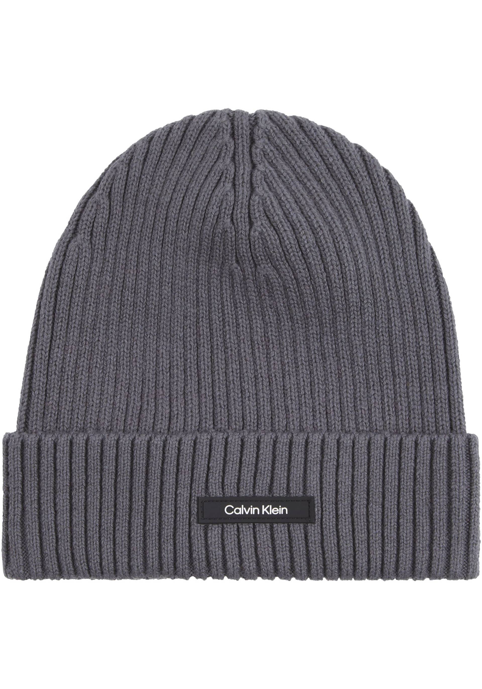 Calvin Klein Beanie »CLASSIC COTTON RIB BEANIE«, mit Ledermarkenlabel von Calvin Klein