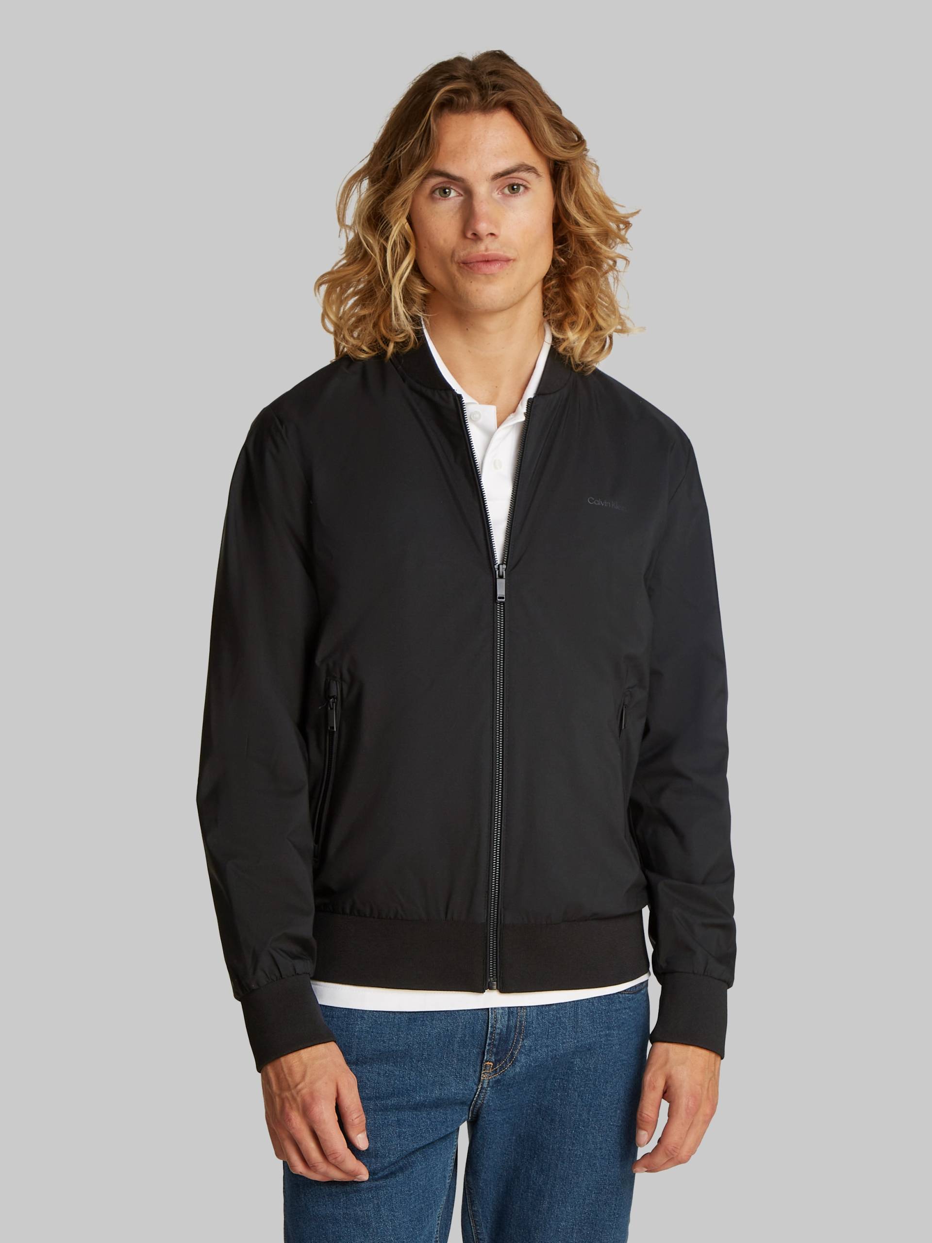 Calvin Klein Bomberjacke »MATTE BOMBER«, mit Label Calvin Klein Bomberjacke »MATTE BOMBER«, mit Label von Calvin Klein