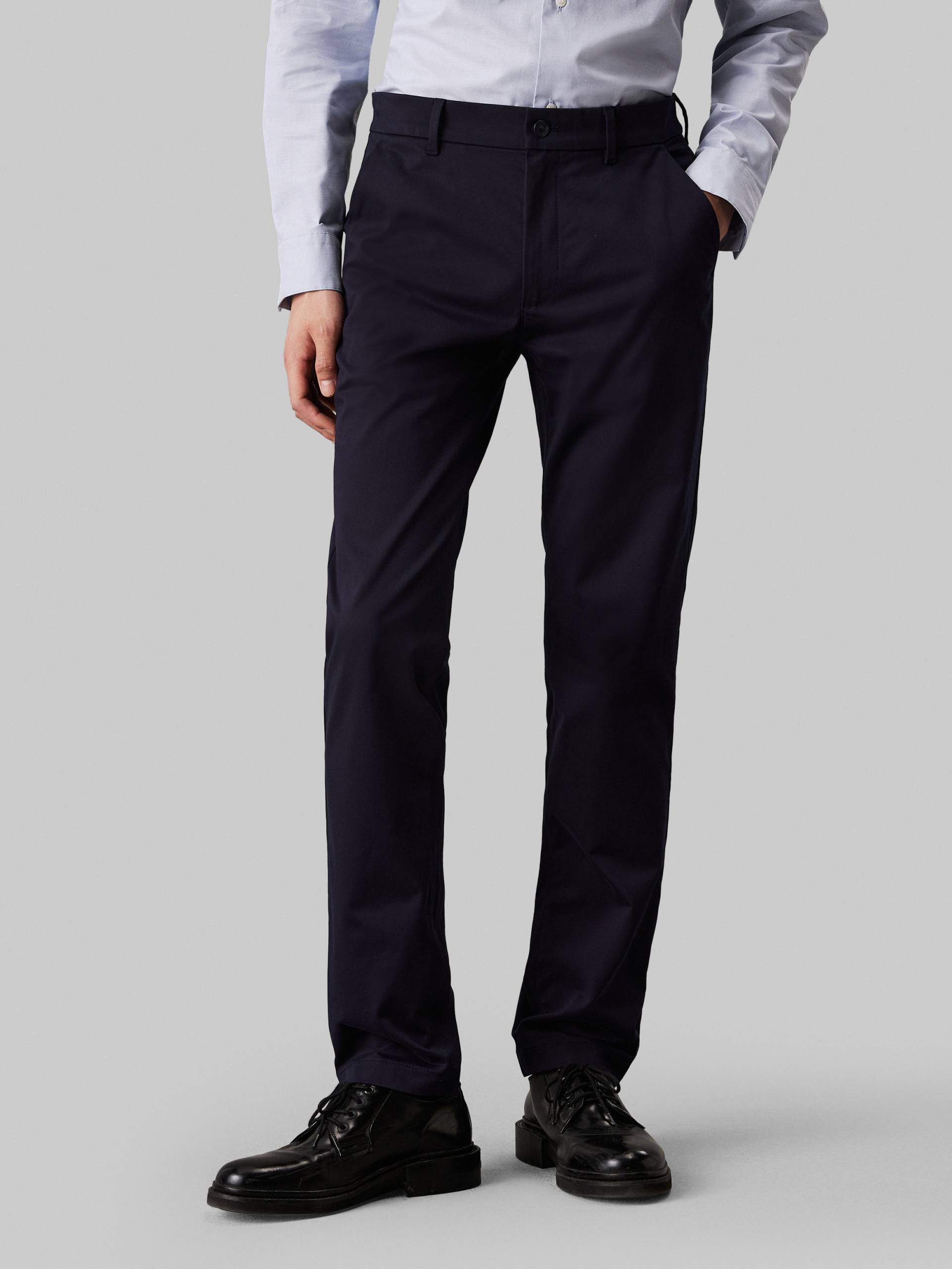 Calvin Klein Chinohose »SATEEN STRETCH SLIM CHINO«, mit Logopatch Calvin Klein Chinohose »SATEEN STRETCH SLIM CHINO«, mit Logopatch von Calvin Klein