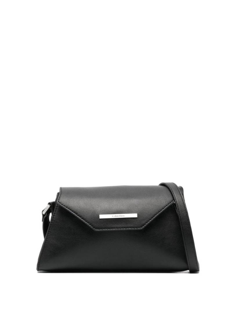 Calvin Klein Daily logo-plaque crossbody bag - Black von Calvin Klein