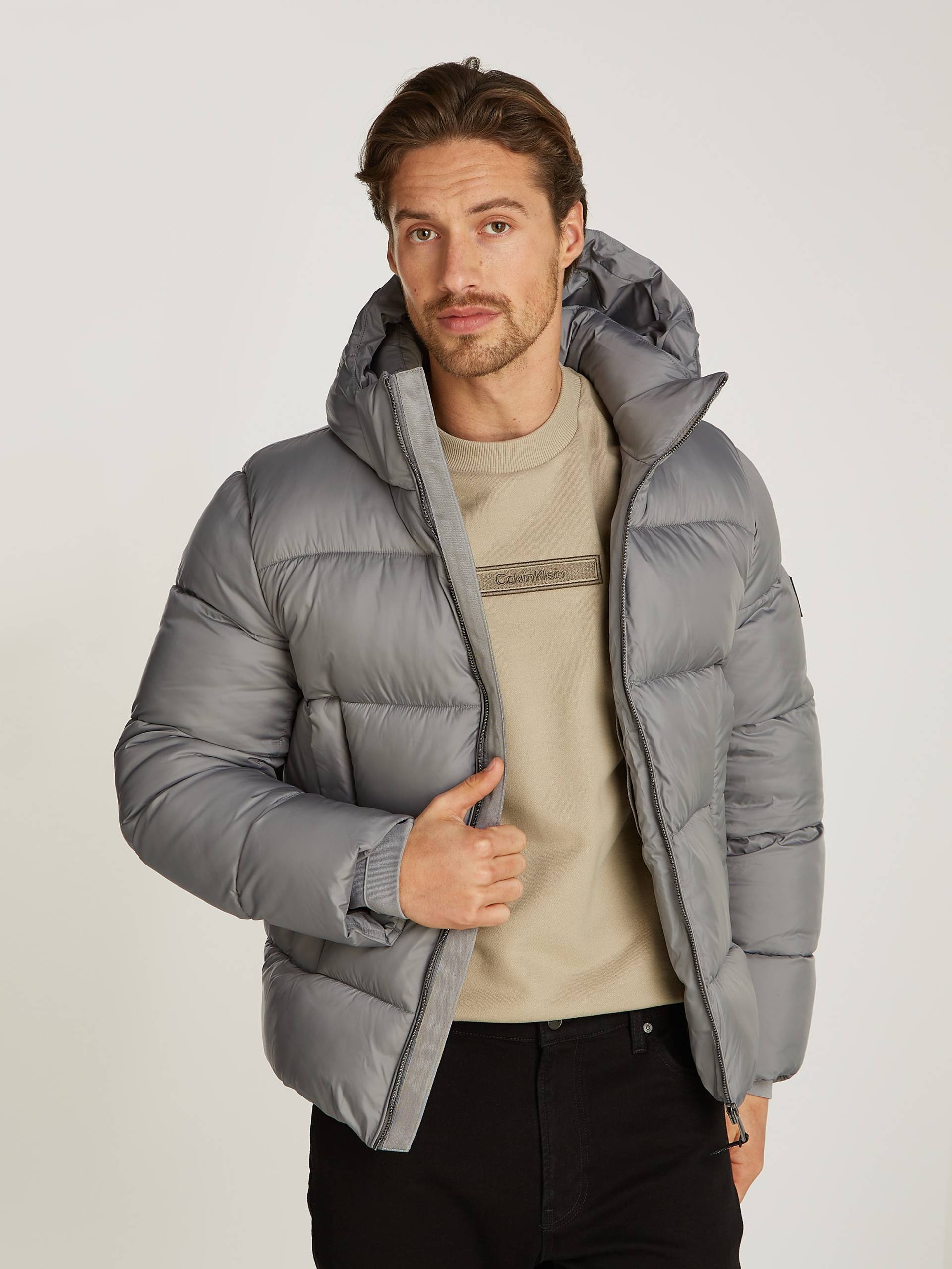 Calvin Klein Outdoorjacke »HOODED QUILT PUFFER MW«, mit Kapuze, mit Logopatch von Calvin Klein